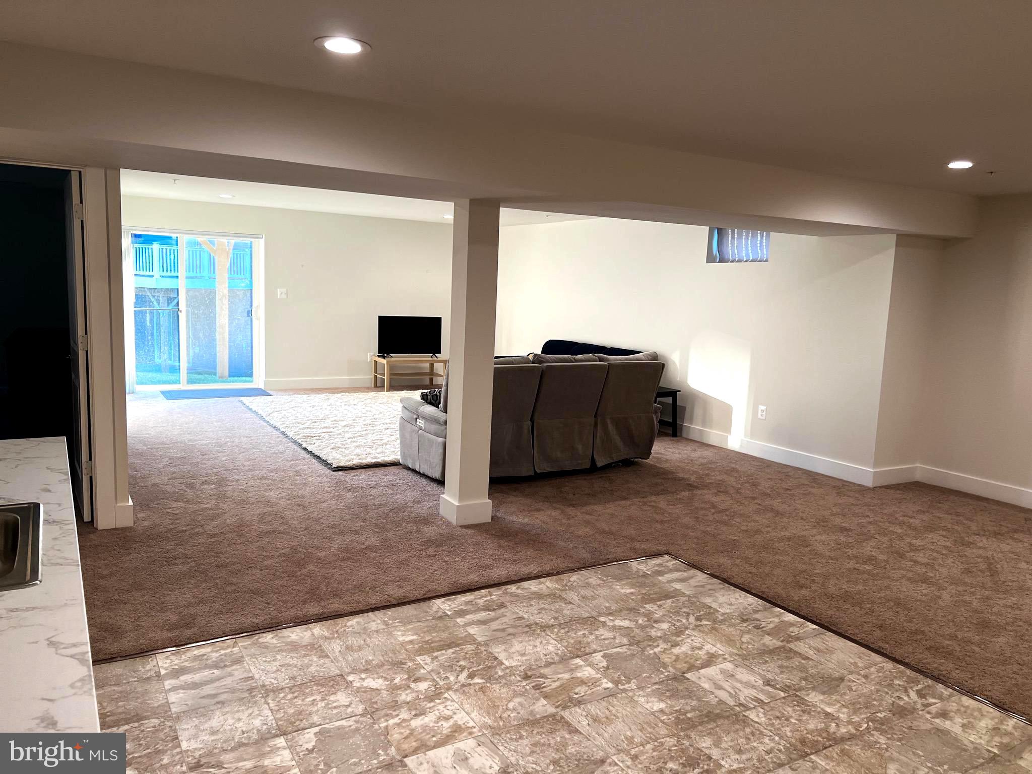 SNADER'S SUMMIT - Residential Lease