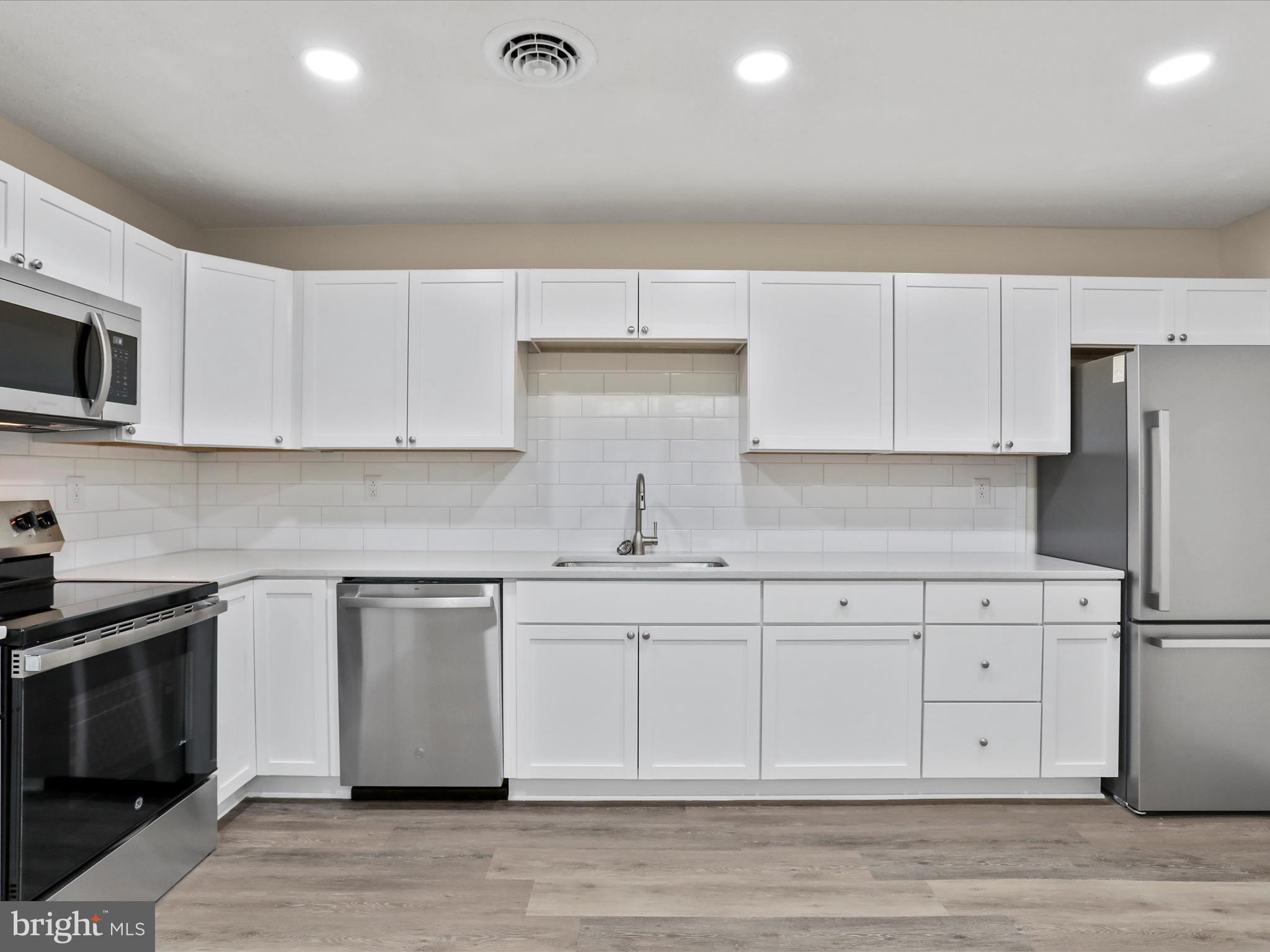 SKY-LIN PARK - Residential