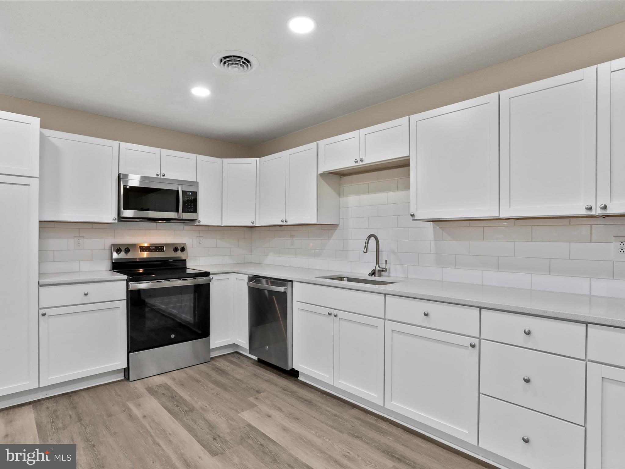 SKY-LIN PARK - Residential