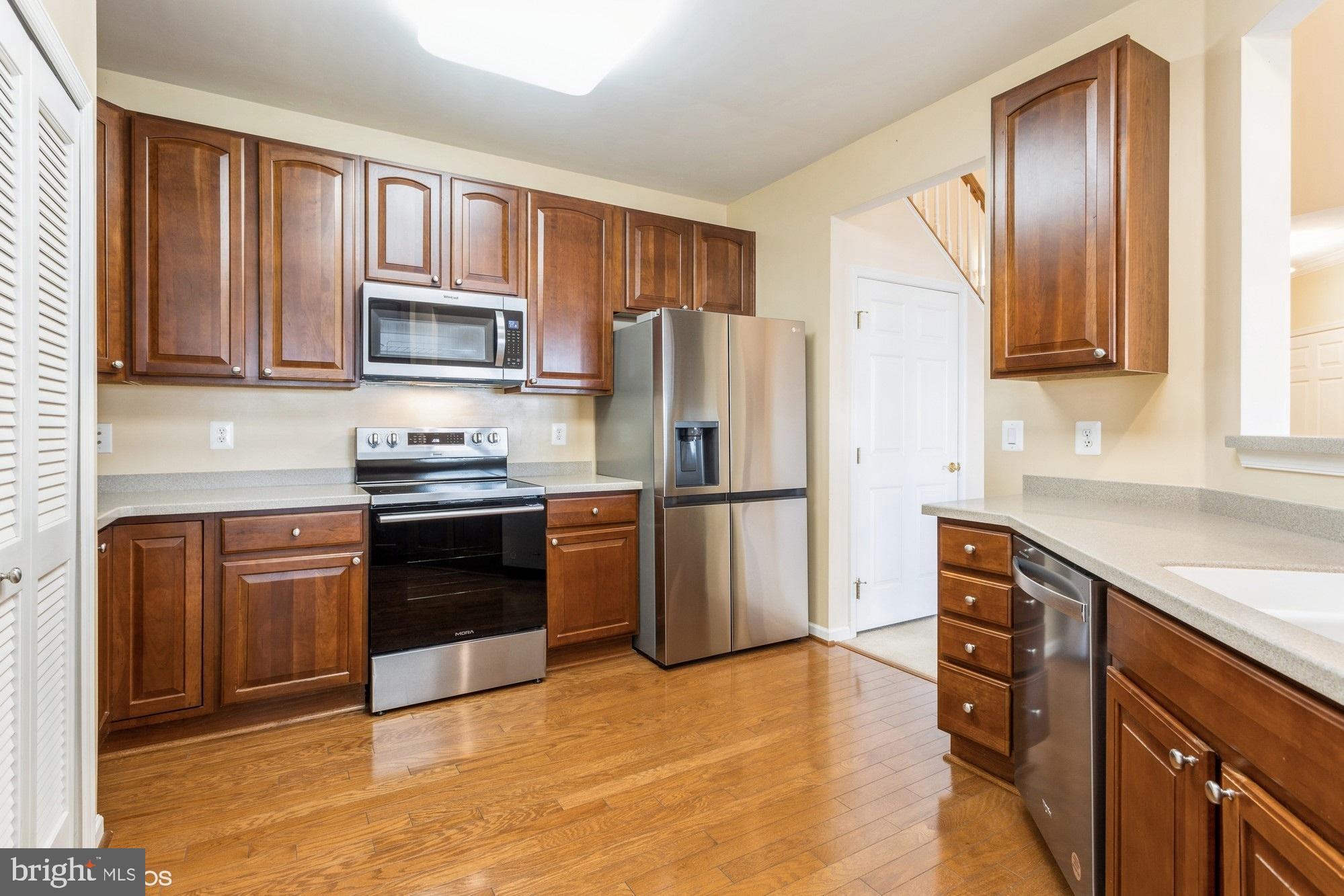 HEARTHSTONE AT VILLAGE CREST CONDOMINIUMS - Residential