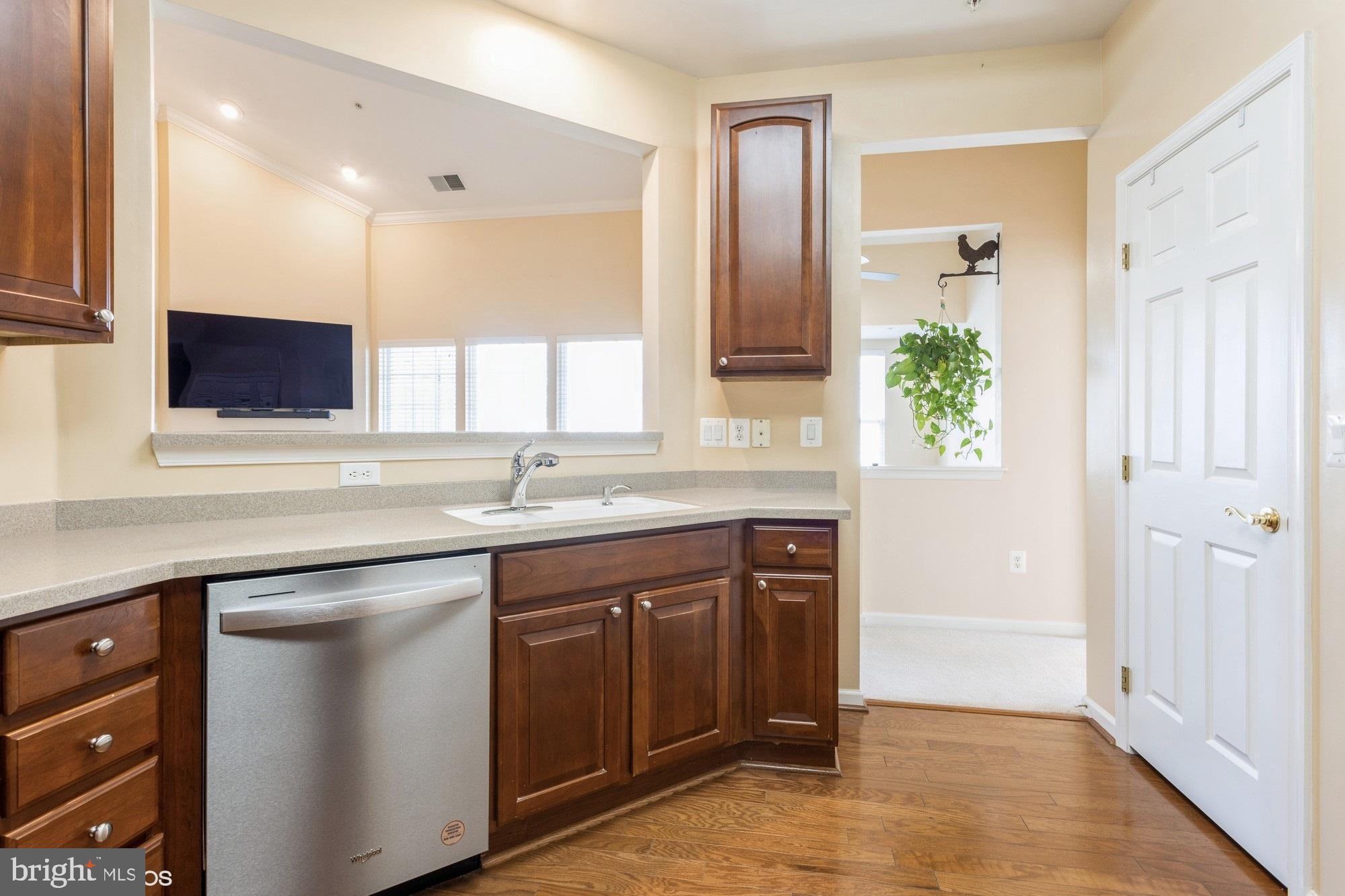 HEARTHSTONE AT VILLAGE CREST CONDOMINIUMS - Residential