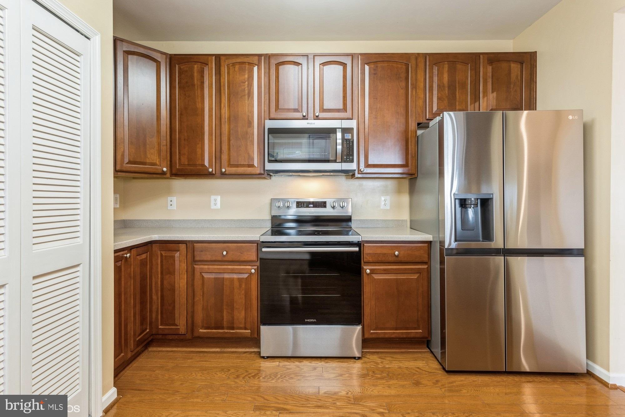 HEARTHSTONE AT VILLAGE CREST CONDOMINIUMS - Residential