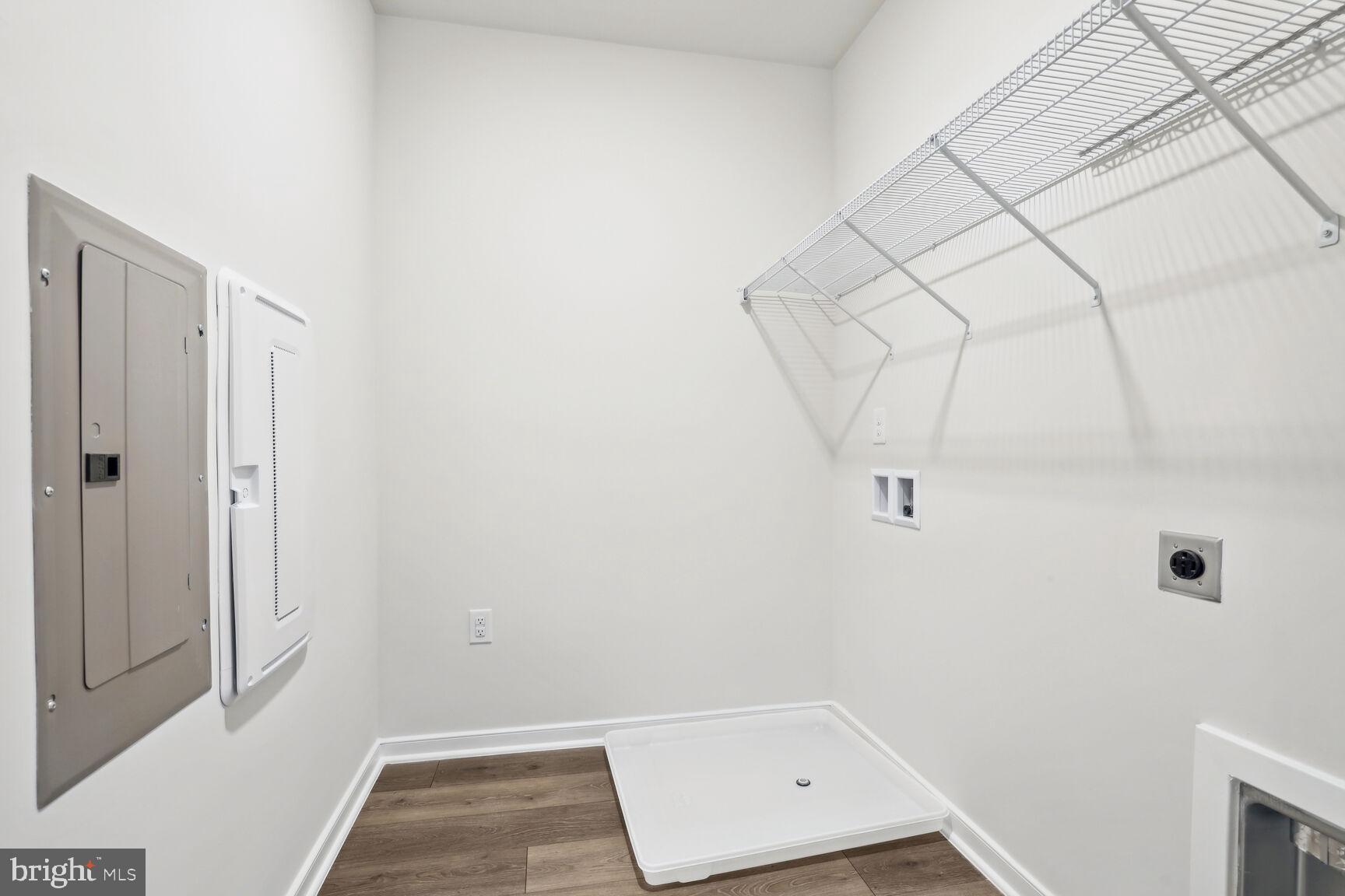 POTOMAC STATION MARKETPLACE - Residential