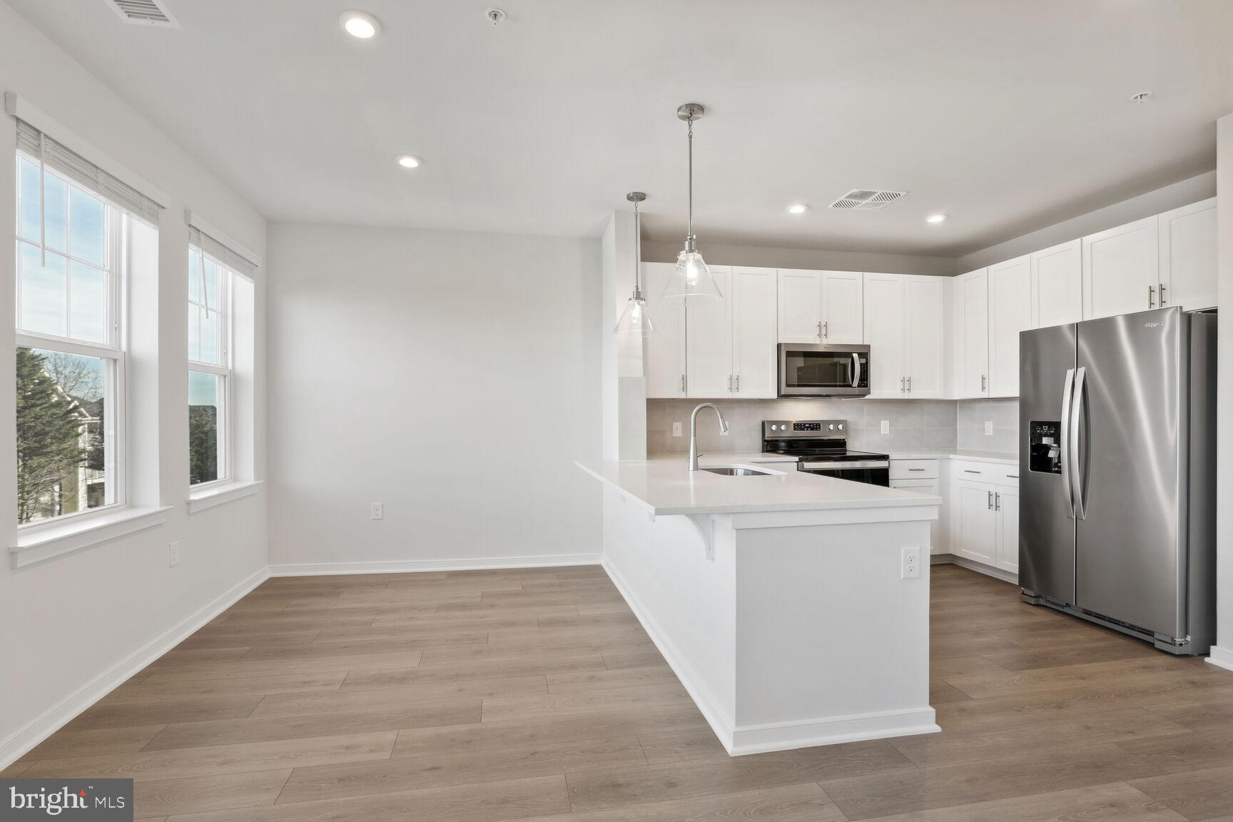 POTOMAC STATION MARKETPLACE - Residential