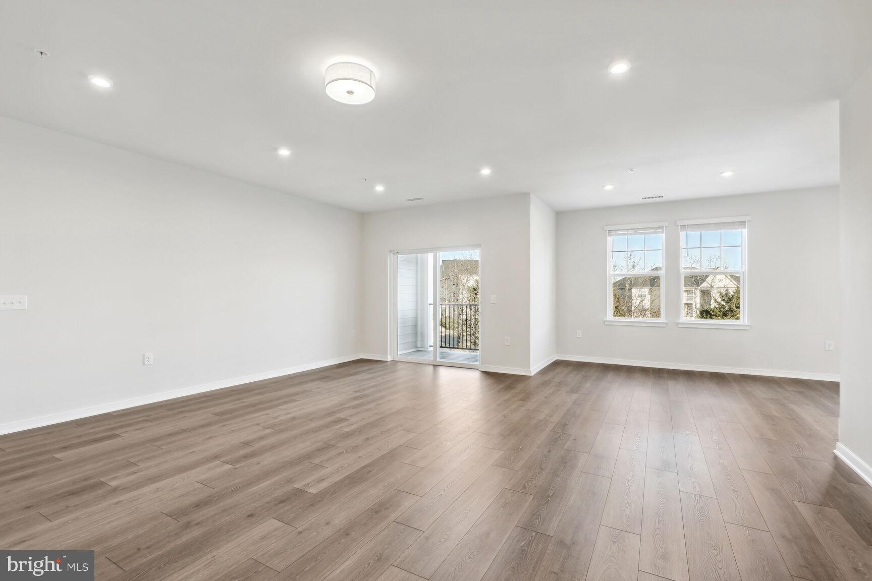 POTOMAC STATION MARKETPLACE - Residential