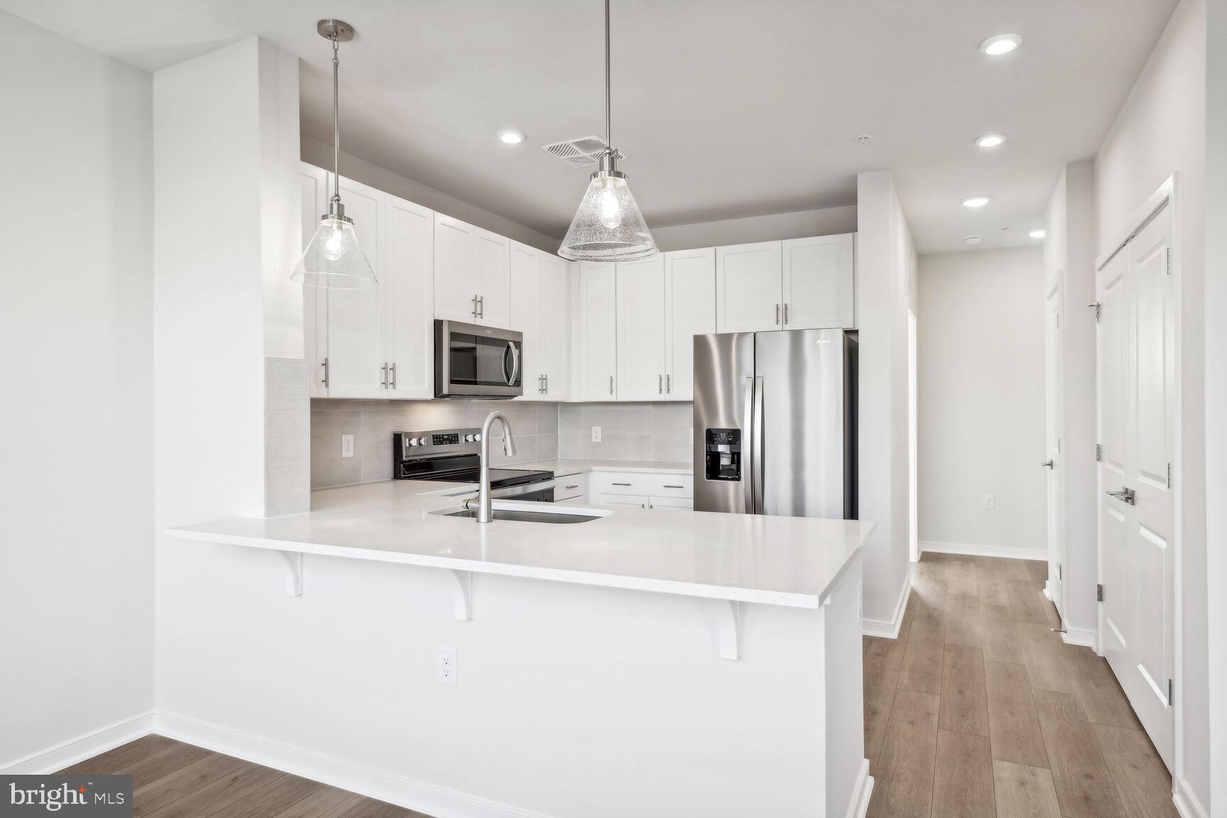 POTOMAC STATION MARKETPLACE - Residential