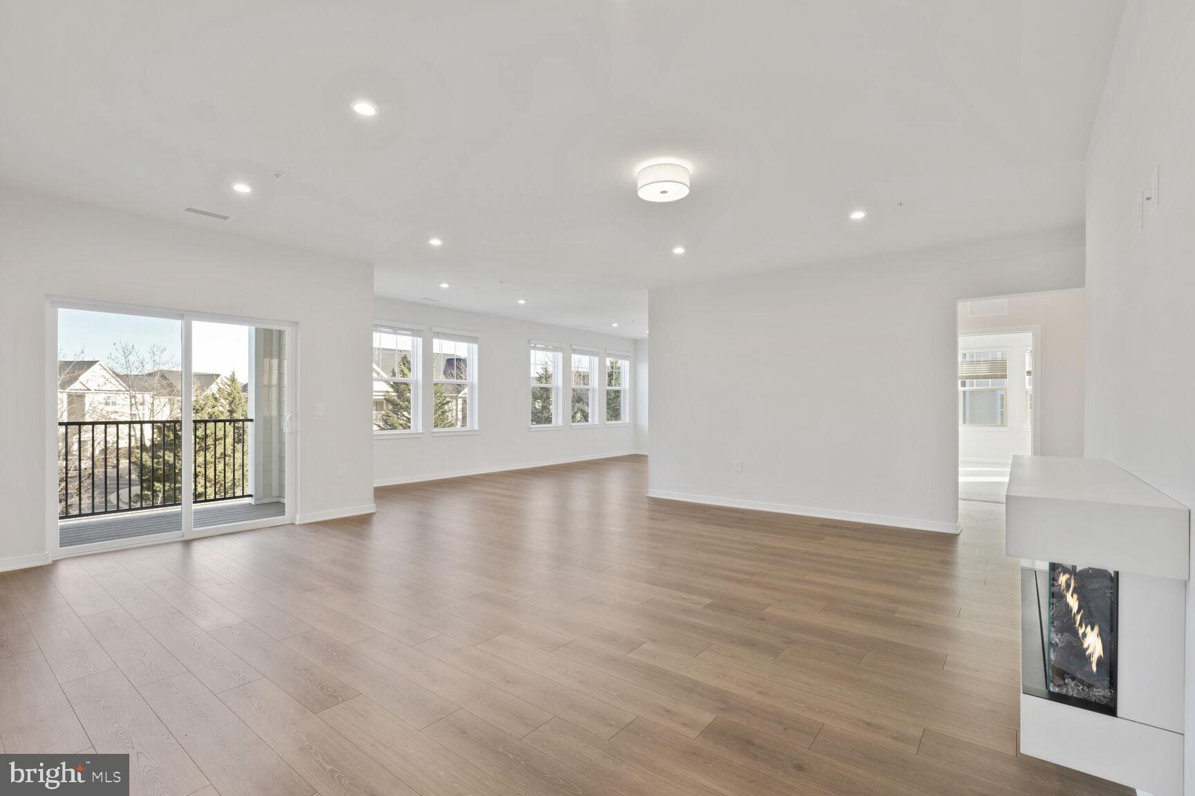 POTOMAC STATION MARKETPLACE - Residential