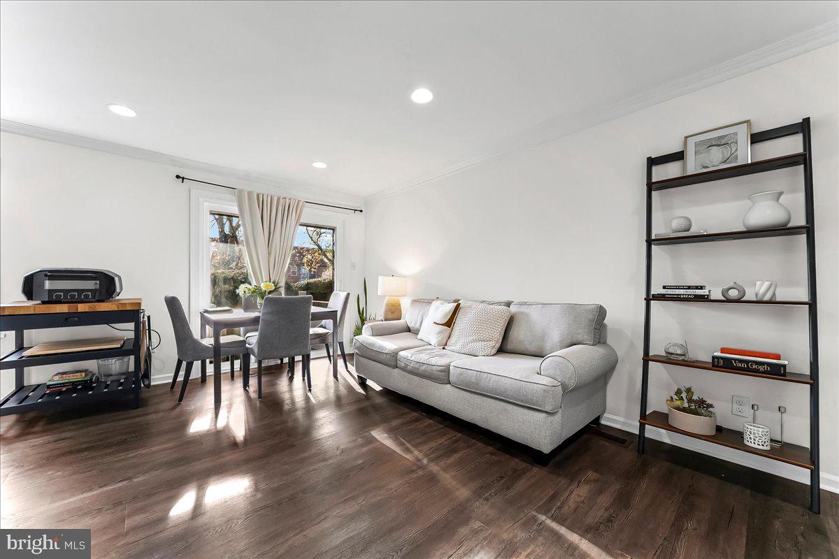 922 W MONTGOMERY AVENUE B-2