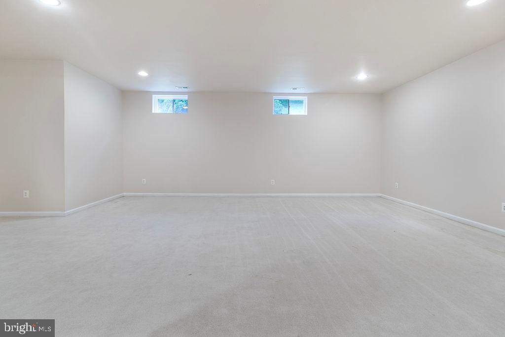 LANSDOWNE ON THE POTOMAC - Residential Lease