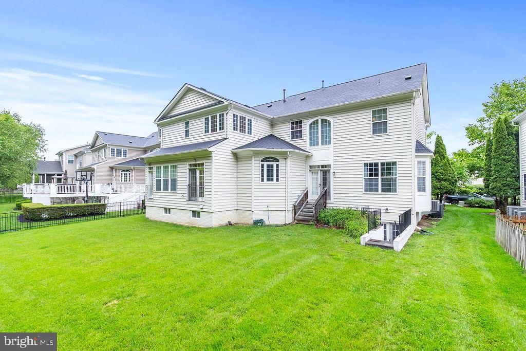 LANSDOWNE ON THE POTOMAC - Residential Lease