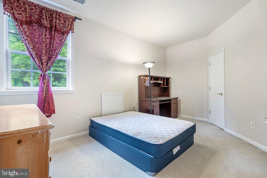 LANSDOWNE ON THE POTOMAC - Residential Lease