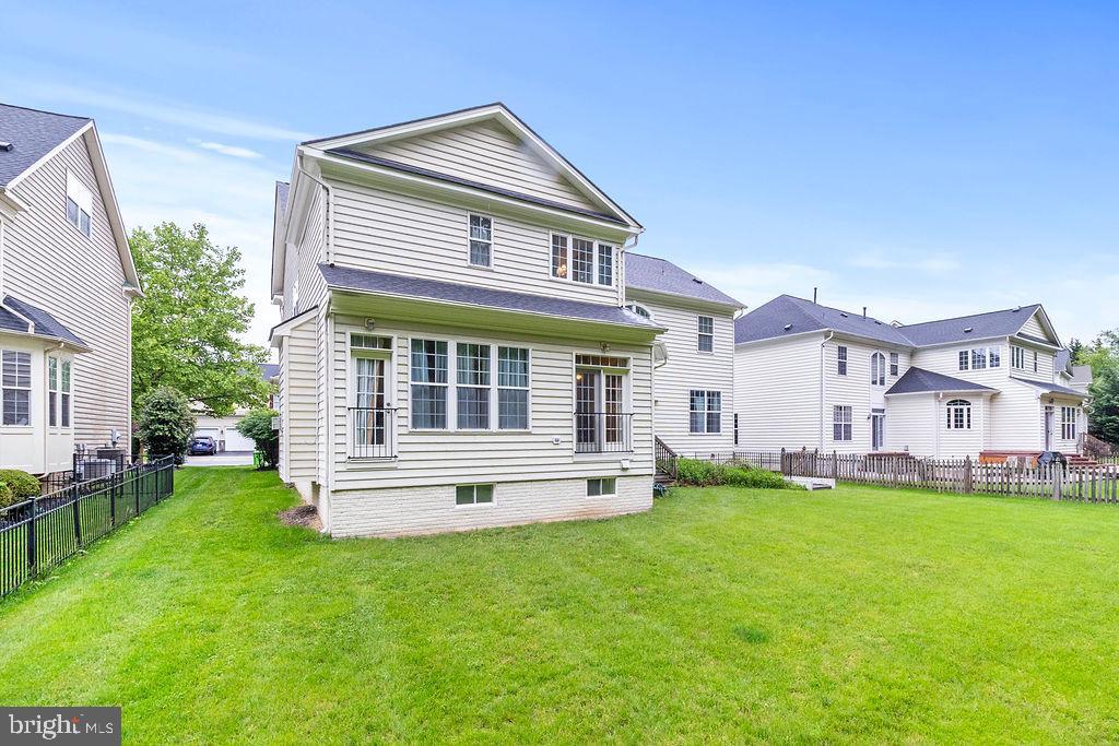 LANSDOWNE ON THE POTOMAC - Residential Lease