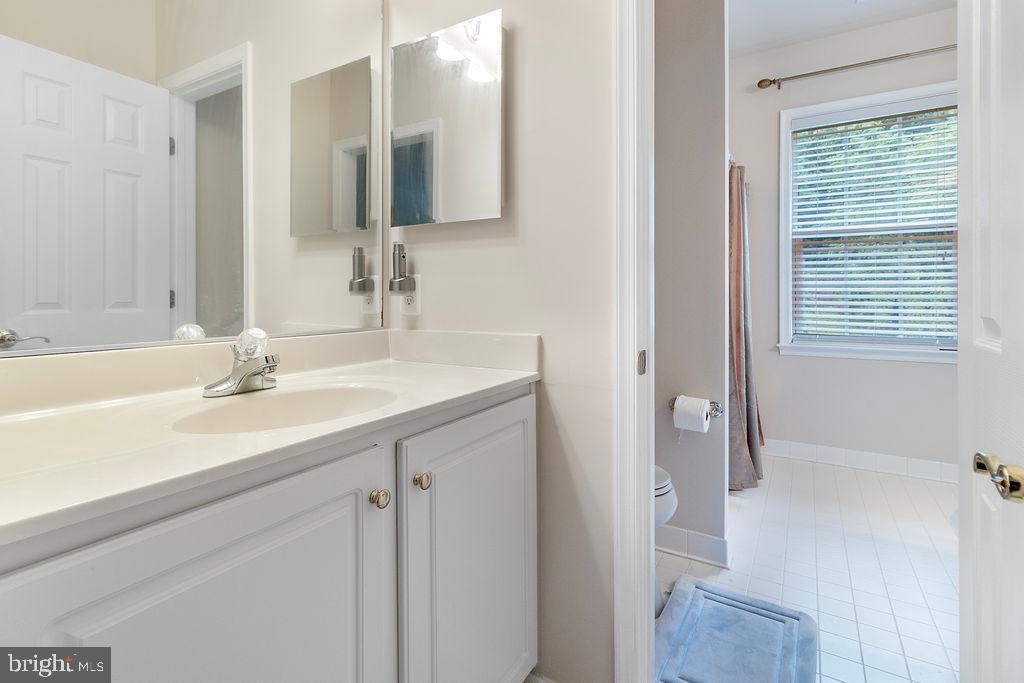 LANSDOWNE ON THE POTOMAC - Residential Lease