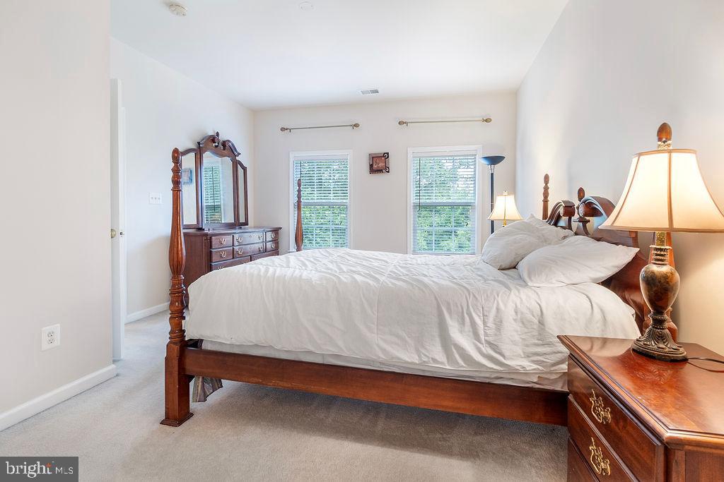 LANSDOWNE ON THE POTOMAC - Residential Lease