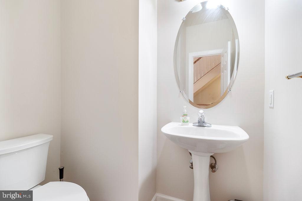 LANSDOWNE ON THE POTOMAC - Residential Lease