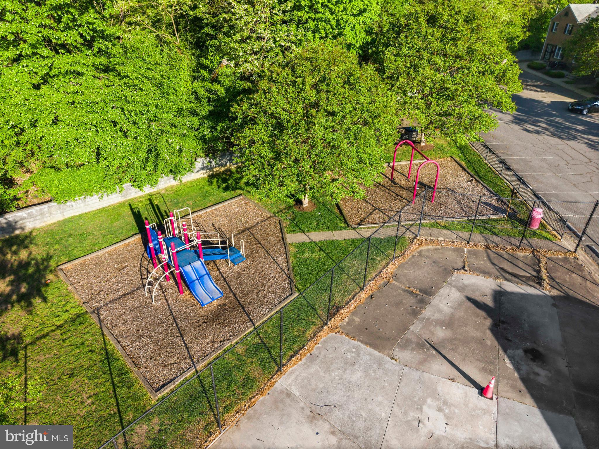 OLD TOWNE VILLAGE - Residential