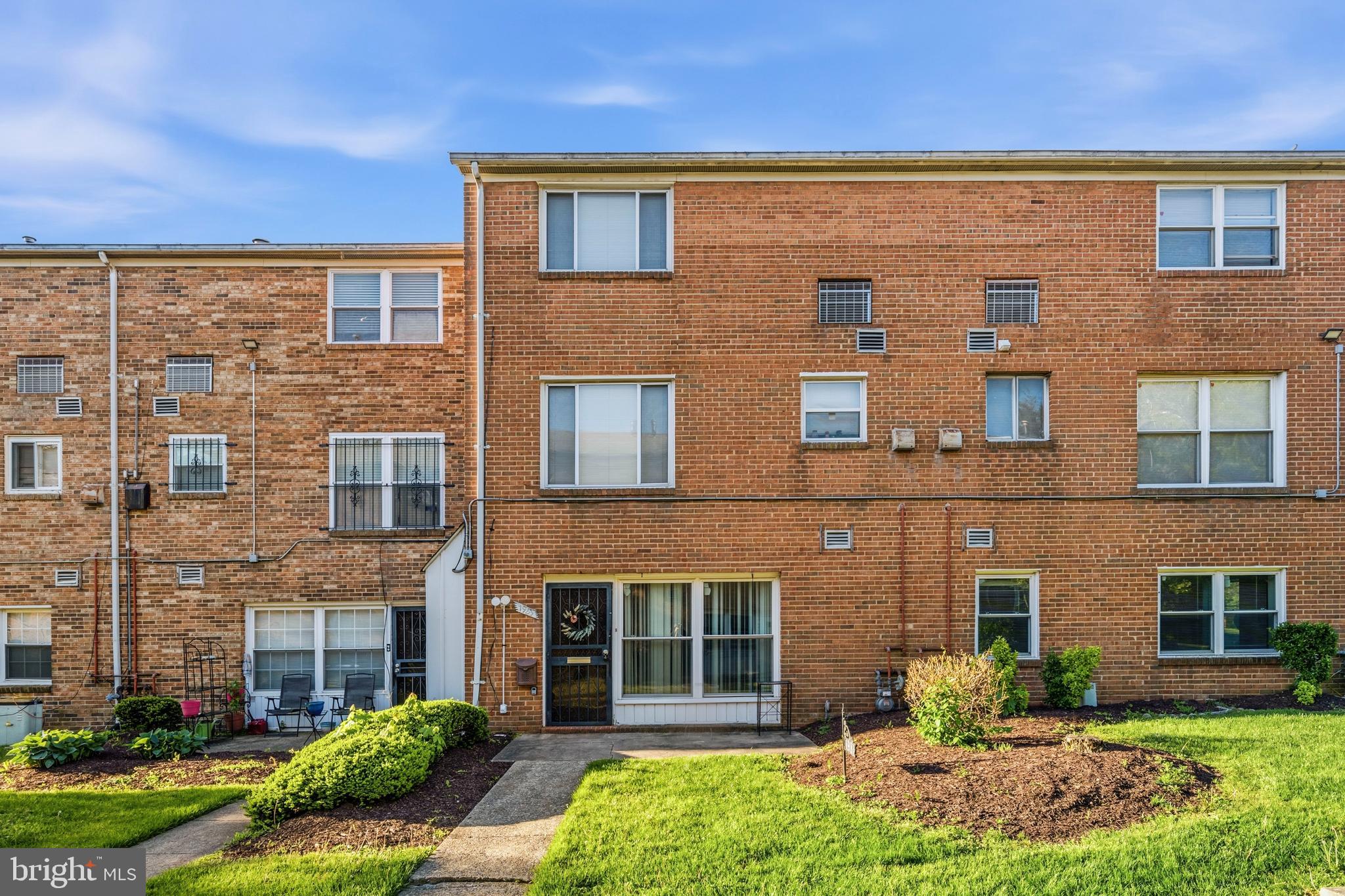 OLD TOWNE VILLAGE - Residential