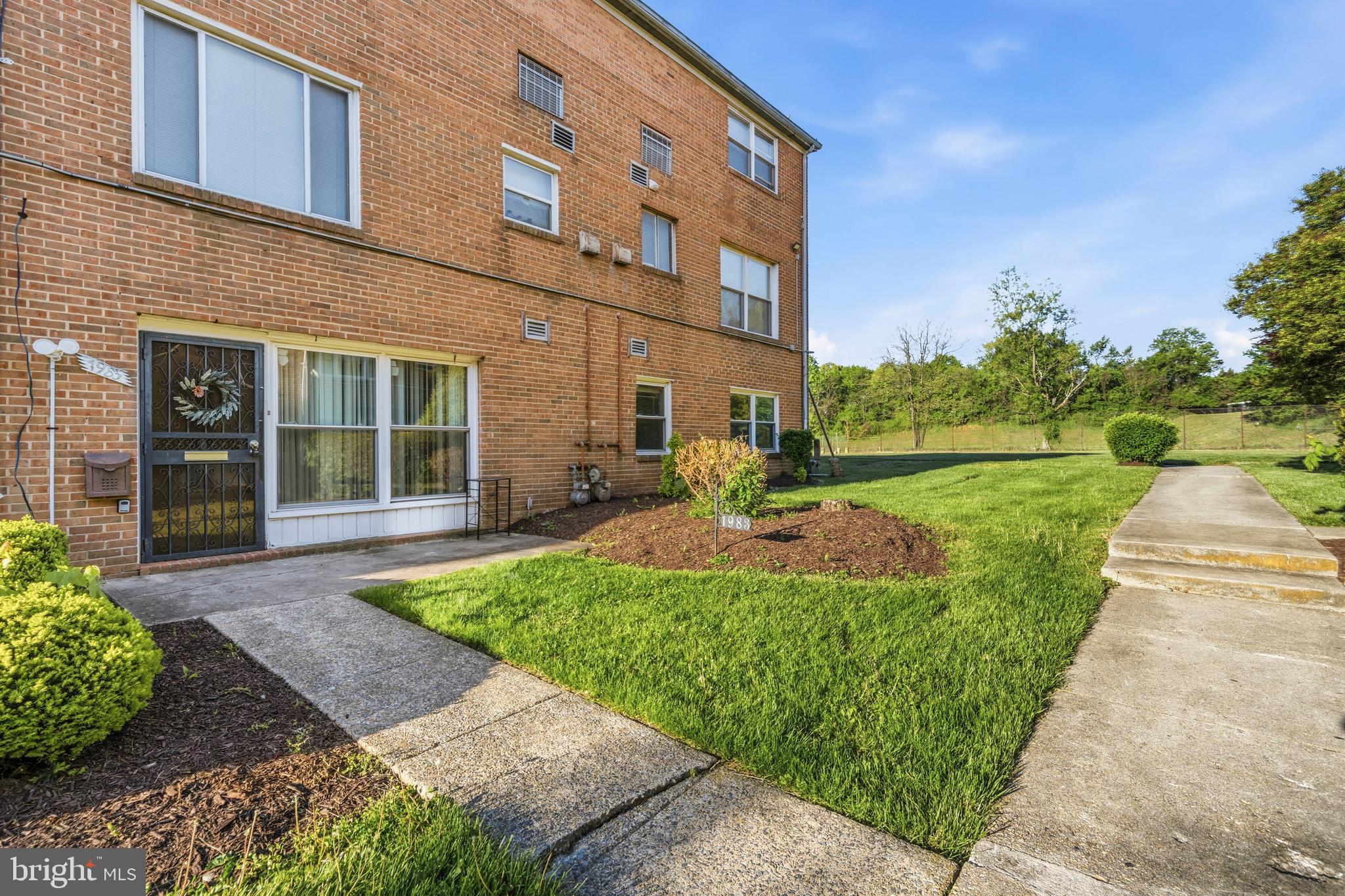 OLD TOWNE VILLAGE - Residential