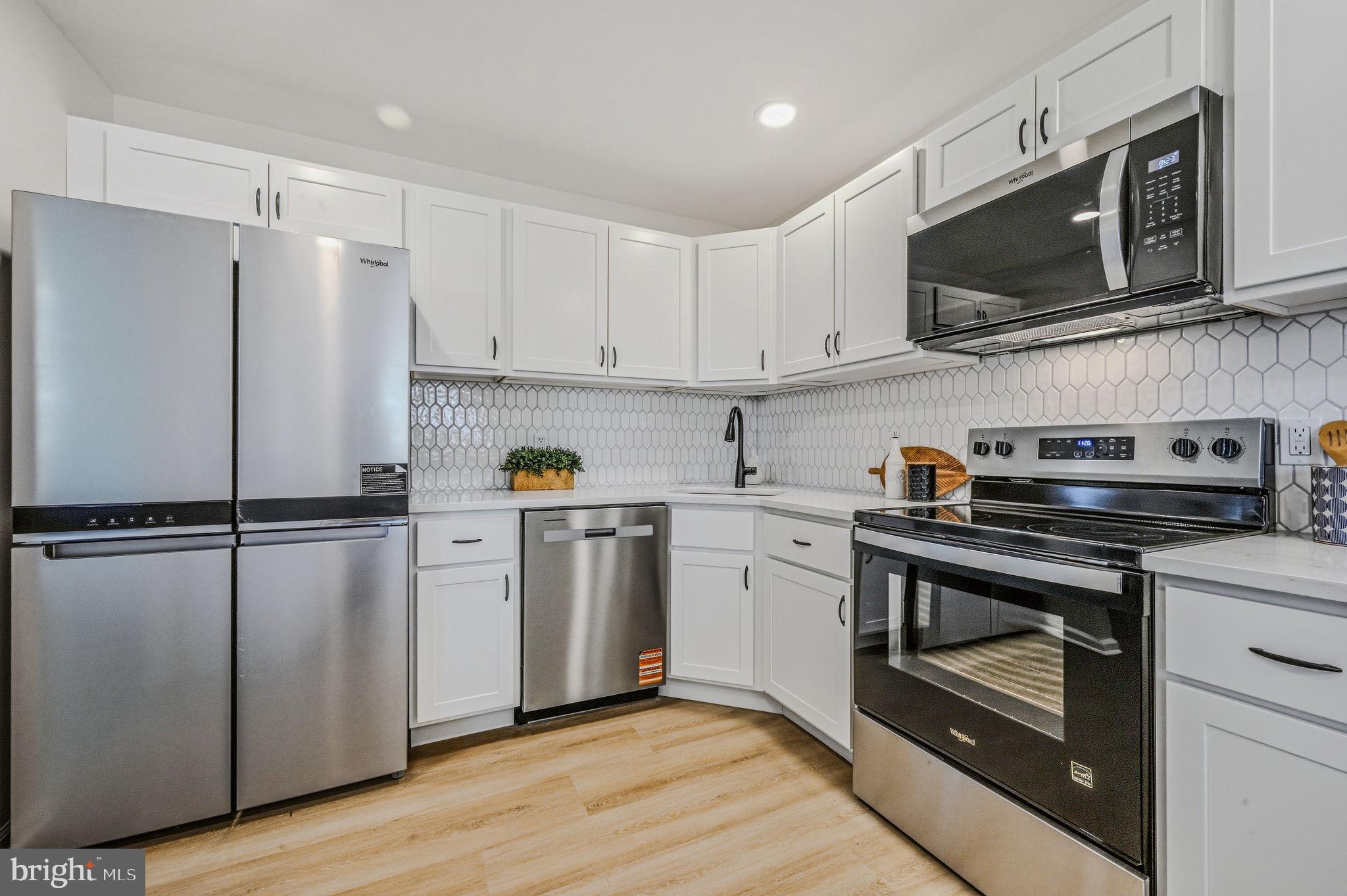 ROLLING HILLS (CHESAPEAKE ISLE) - Residential