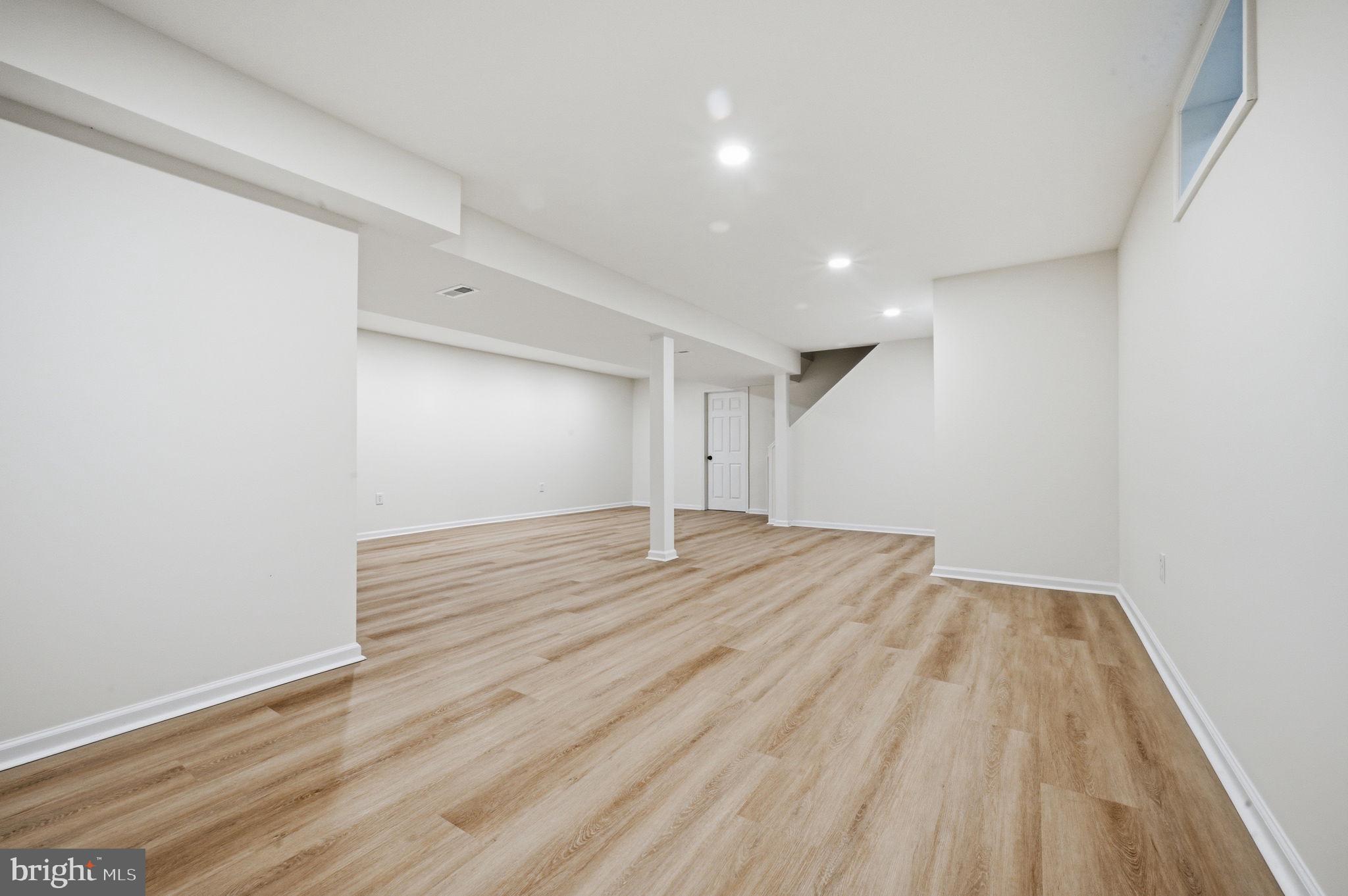 ROLLING HILLS (CHESAPEAKE ISLE) - Residential