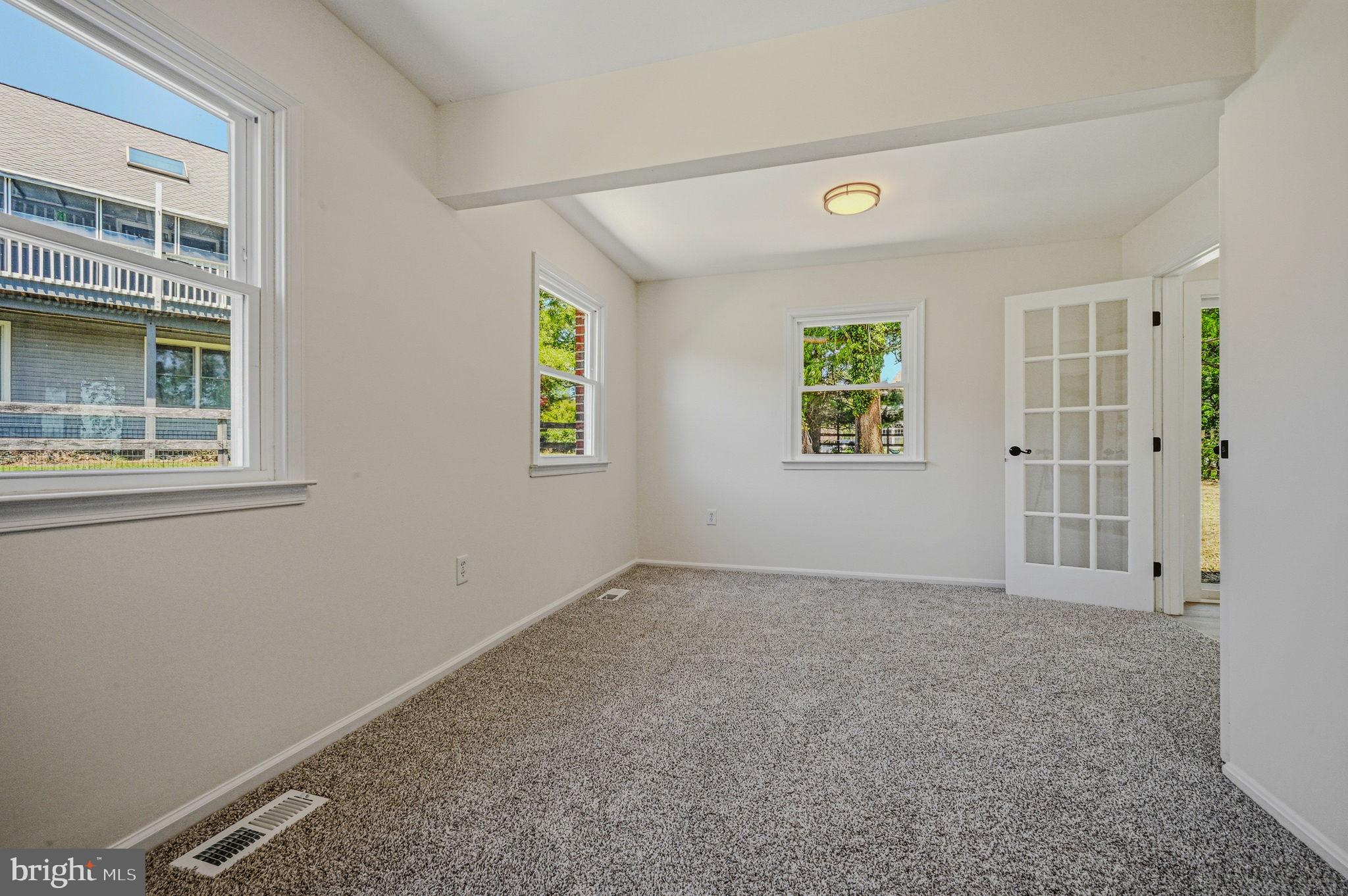 ROLLING HILLS (CHESAPEAKE ISLE) - Residential