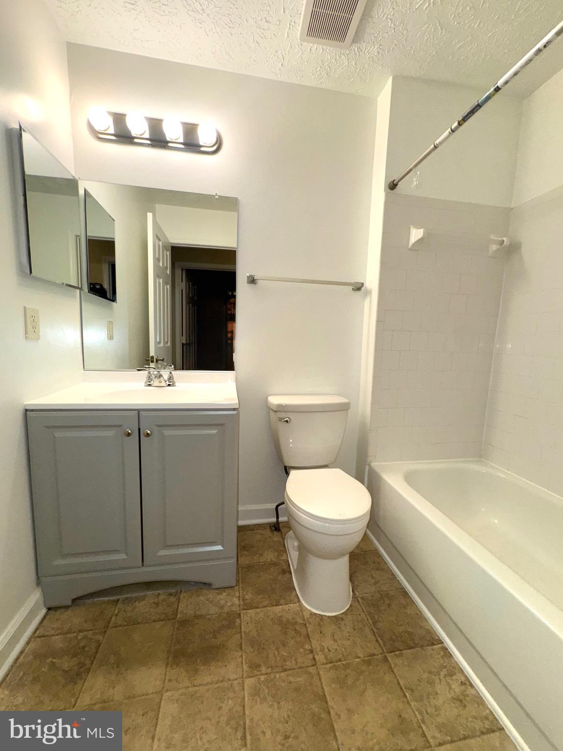 BRINKLEY OVERLOOK - Residential Lease