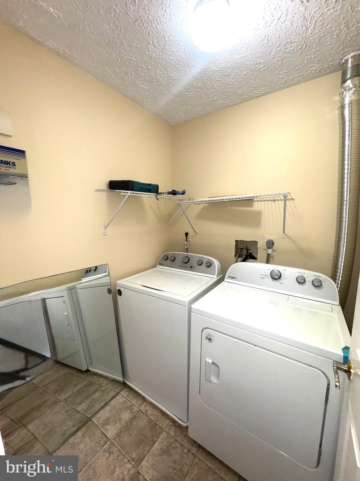 BRINKLEY OVERLOOK - Residential Lease