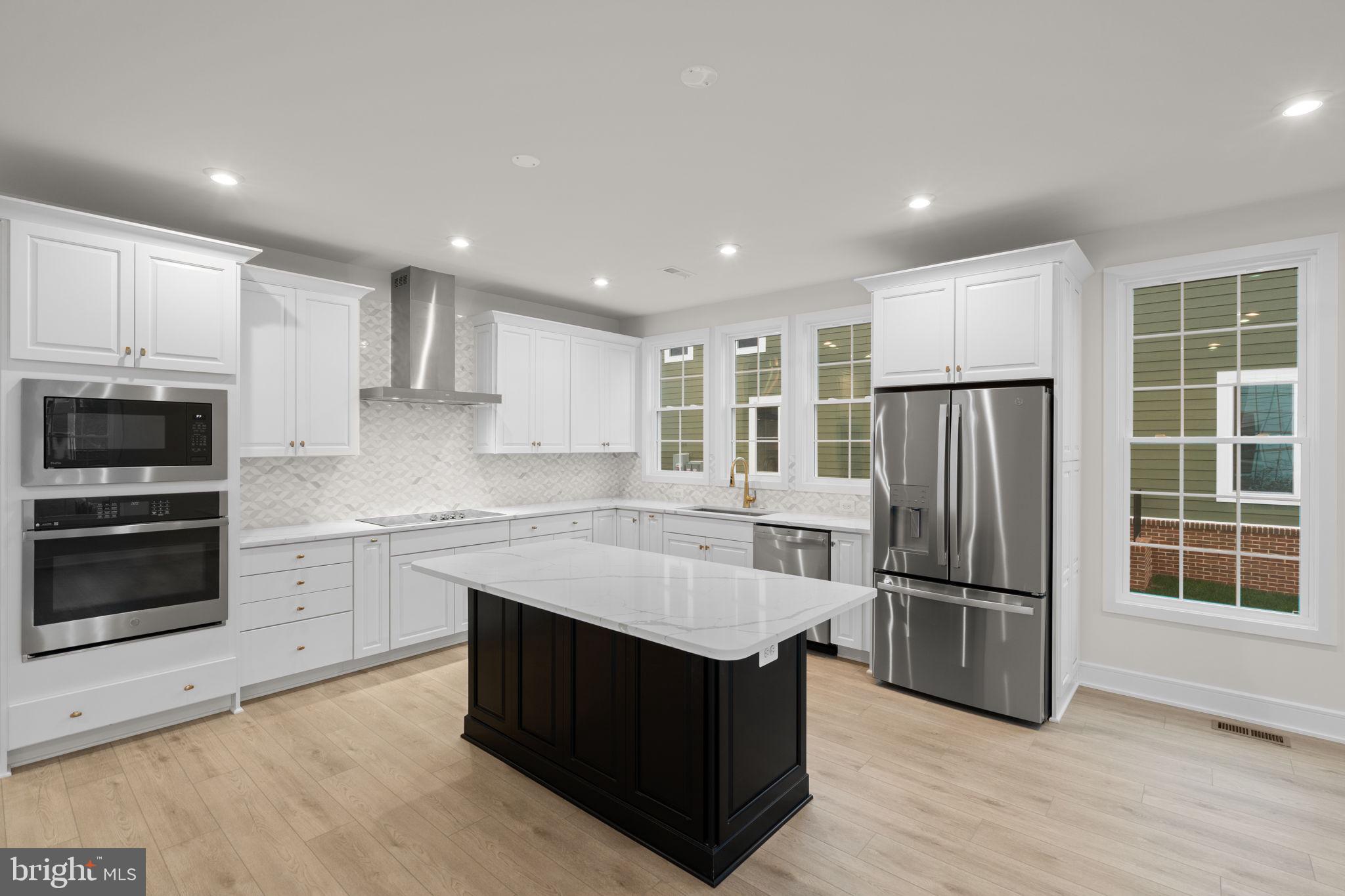 HERITAGE AT MARSHALL - Residential