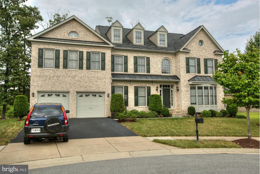 GORGEOUS COLONIAL!  4 LEVEL, 6 BEDROOM, 6 1/2 BATH, 2 FIREPLACES, DUAL STAIRCASE LOCATED IN  CULDESAC CAN BE YOURS!  GOURMET KITCHEN WITH DOUBLE WALL OVEN, COOKTOP, UPGRADED BATHS, MASTER SUITE WITH LARGE SITTING AREA, DRESSING AREA, DUAL VANITIES AND LARGE SOAKING TUB.  CLOSE COMMUTE TO WASHINGTON, DC AND ANDREWS AIRFORCE BASE. MAKE IT MUST SEE!