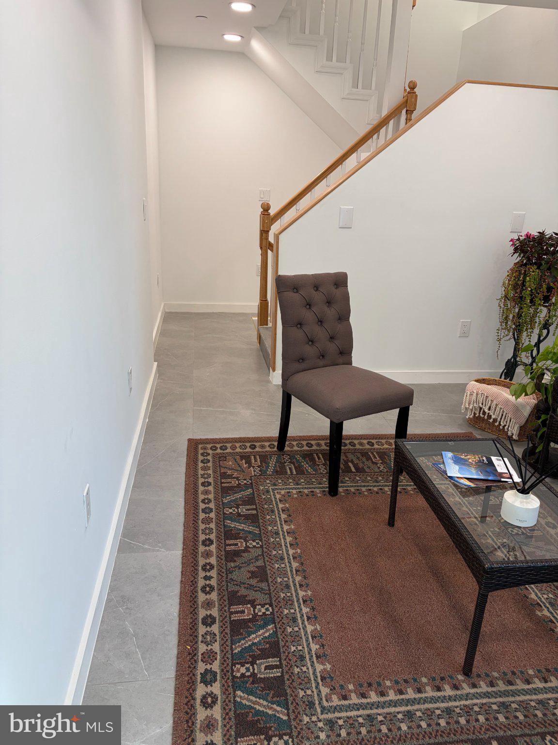 1043 S 6TH STREET