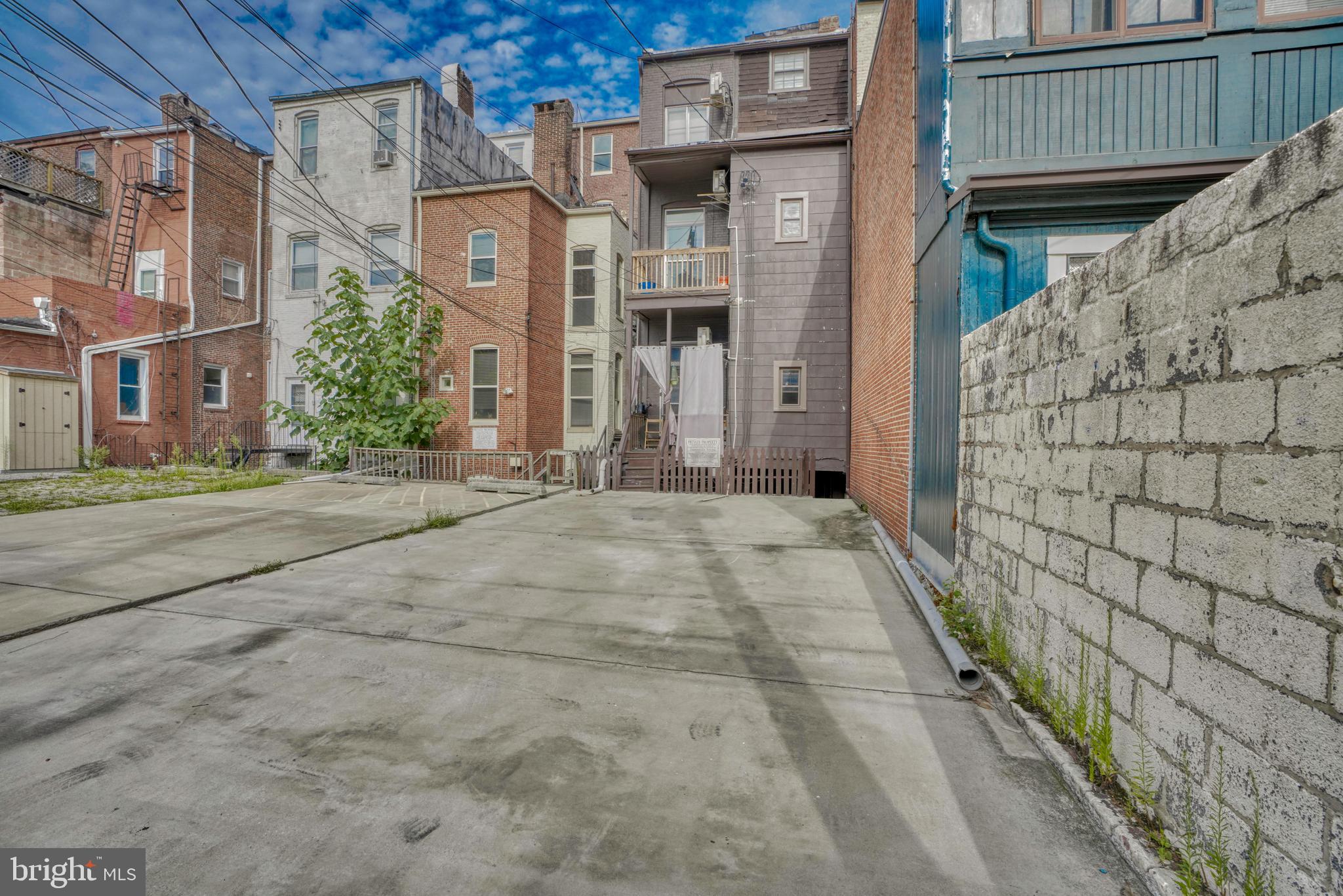 MOUNT VERNON PLACE HISTORIC DISTRICT - Residential Lease