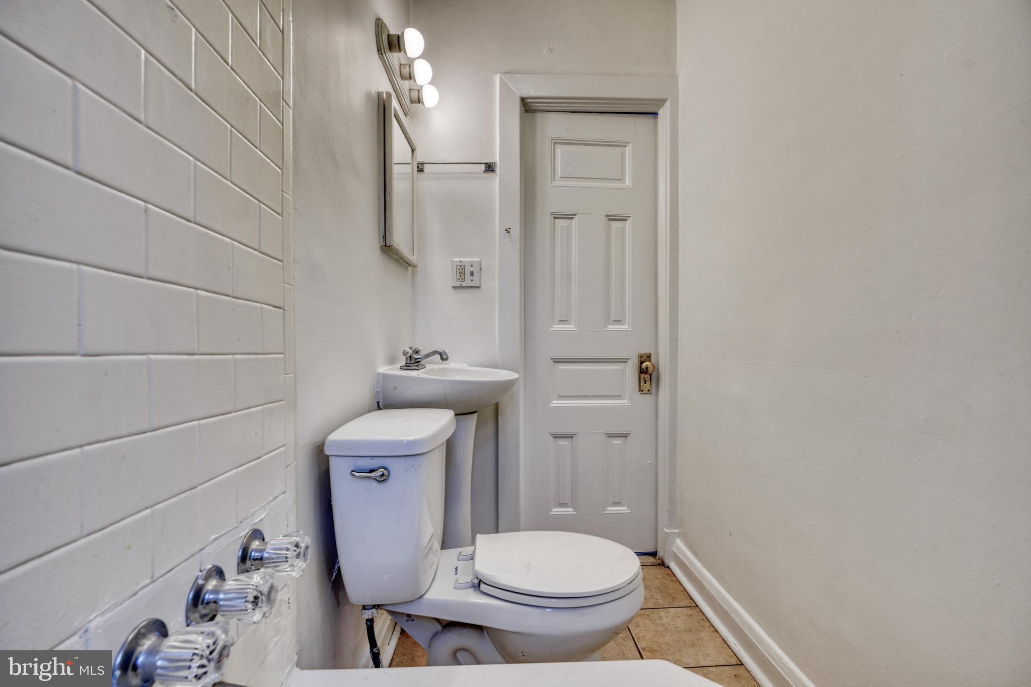 MOUNT VERNON PLACE HISTORIC DISTRICT - Residential Lease