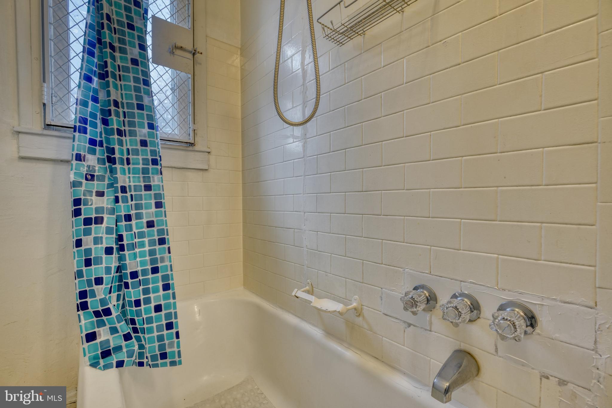 MOUNT VERNON PLACE HISTORIC DISTRICT - Residential Lease