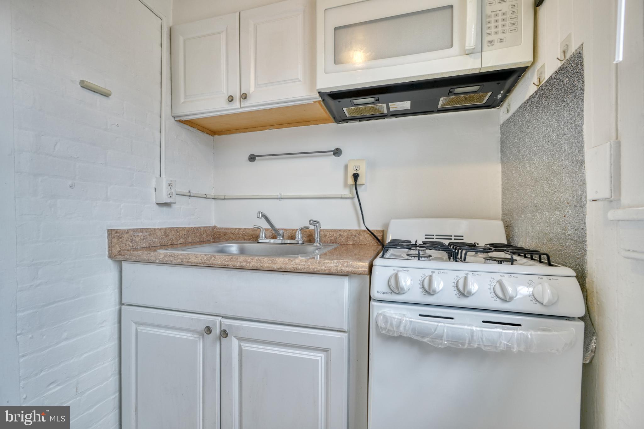 MOUNT VERNON PLACE HISTORIC DISTRICT - Residential Lease