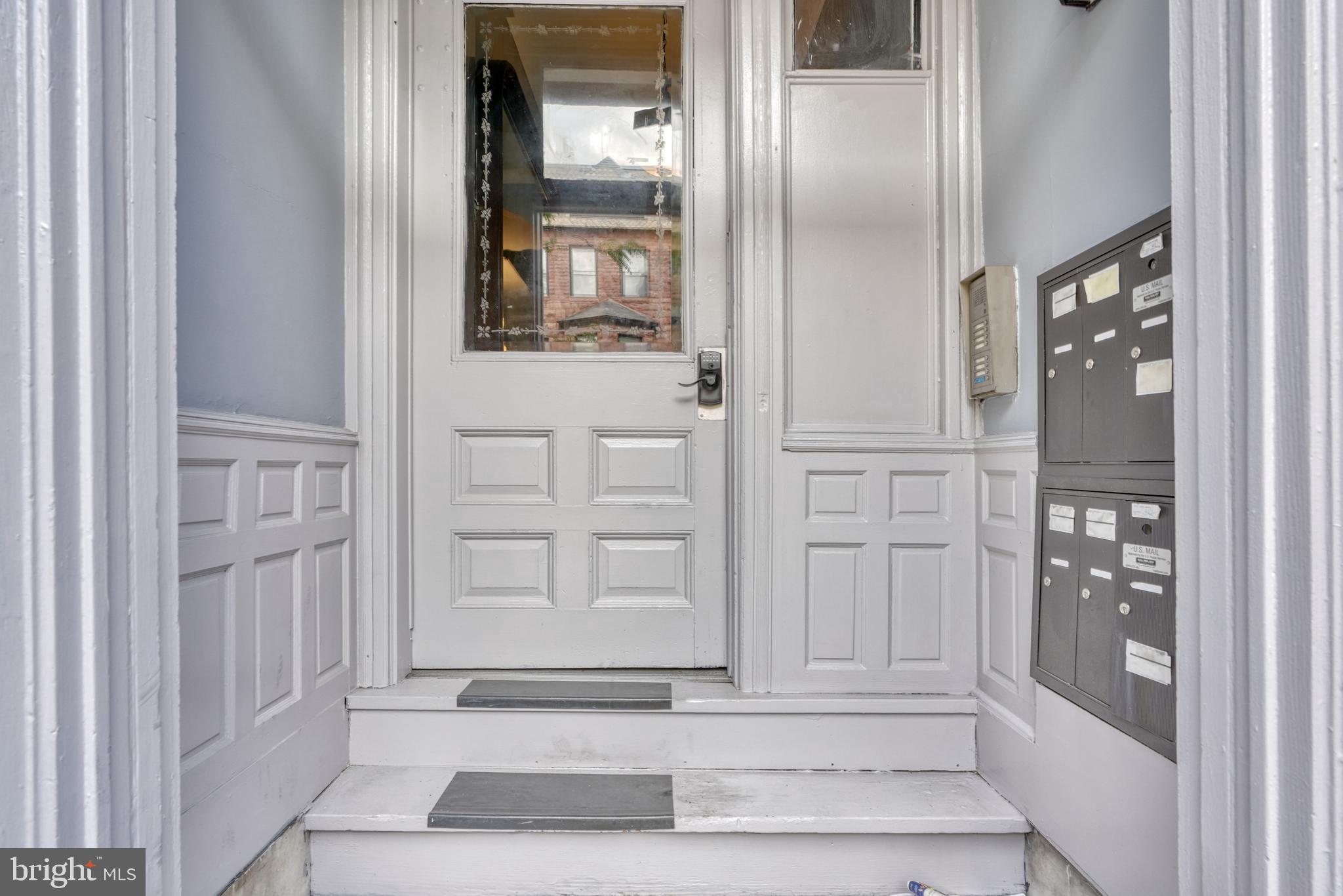 MOUNT VERNON PLACE HISTORIC DISTRICT - Residential Lease