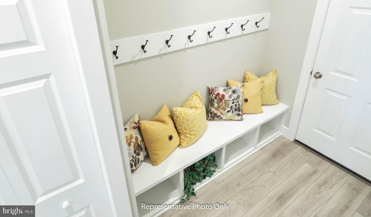 MADISON COURT - Residential