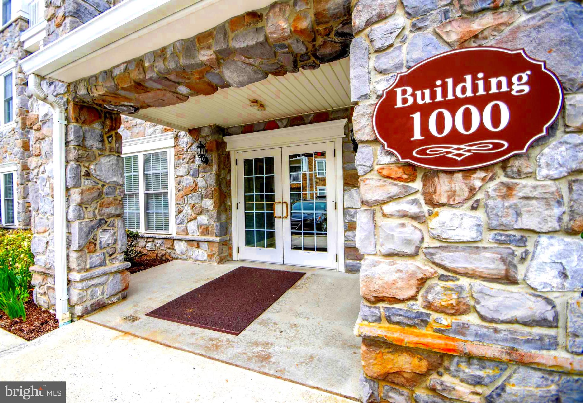 1108 LILAC CT