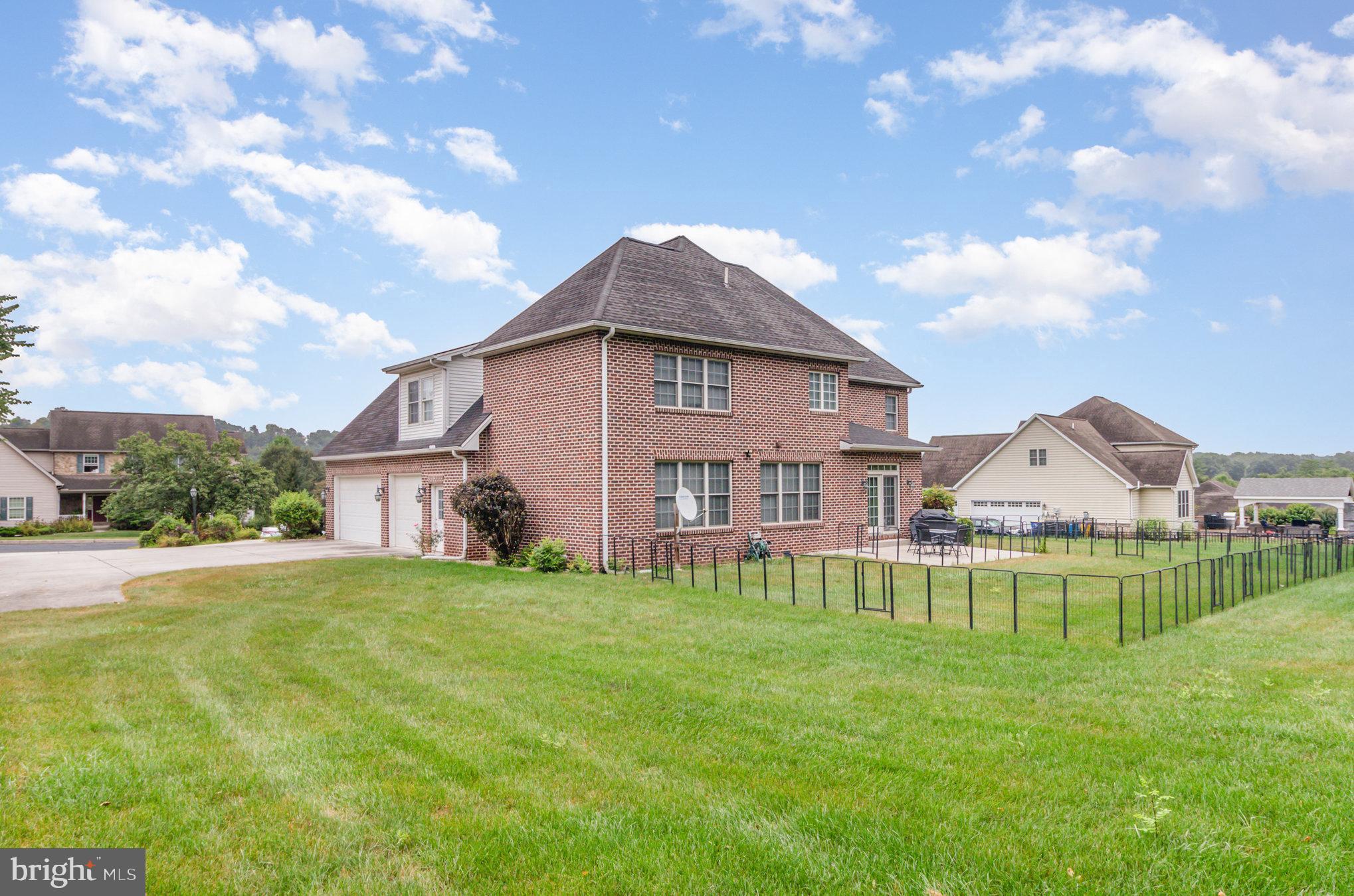 HIGH MEADOW - Residential