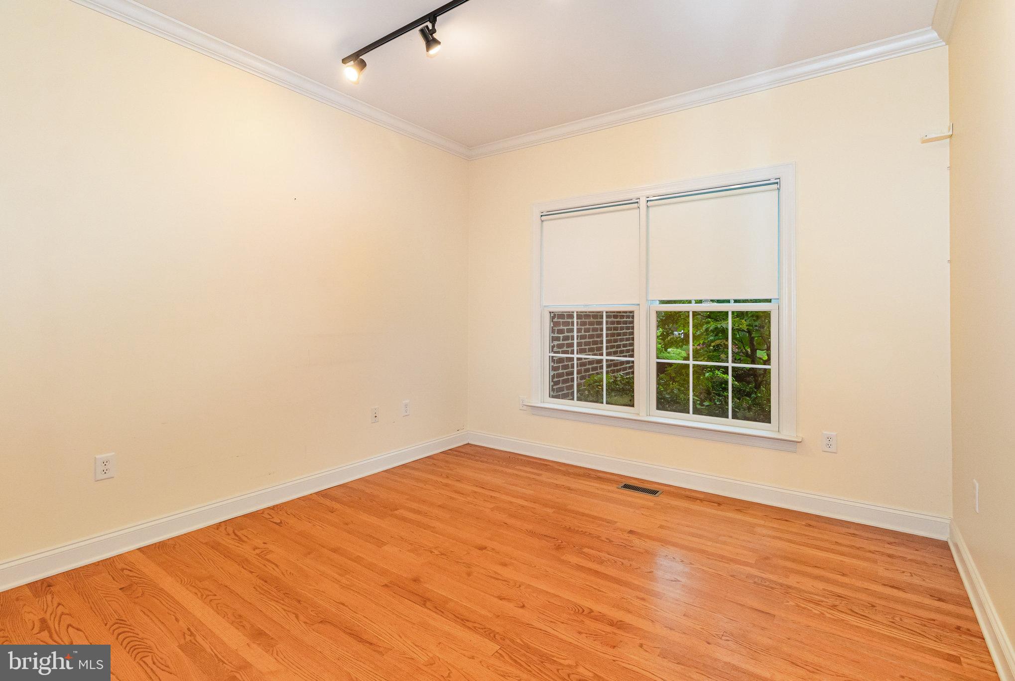 HIGH MEADOW - Residential