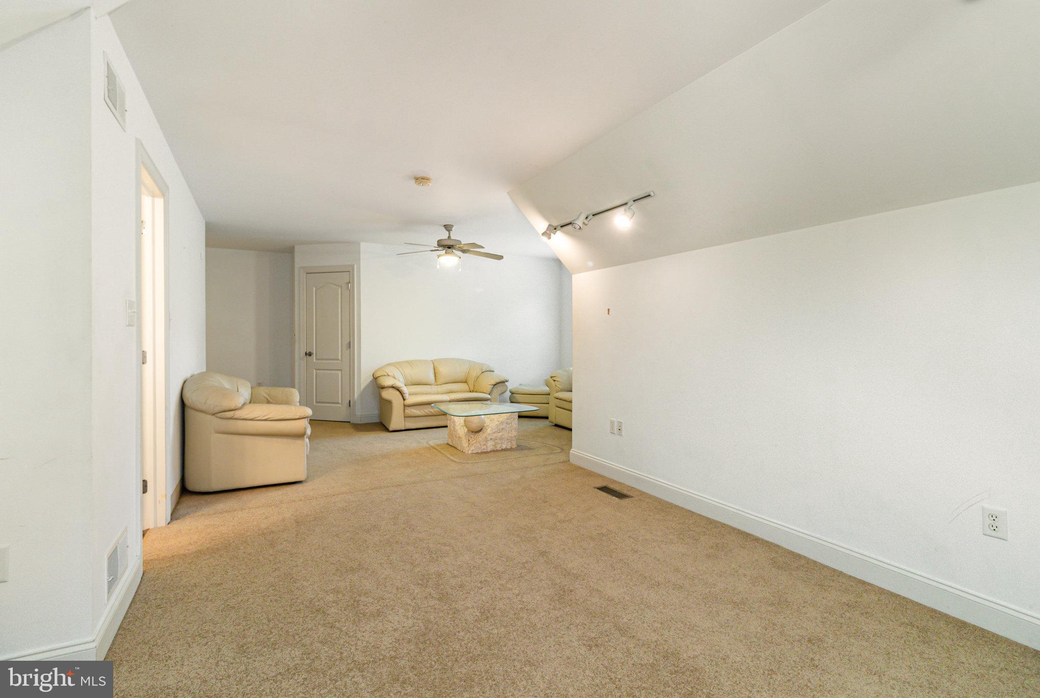 HIGH MEADOW - Residential