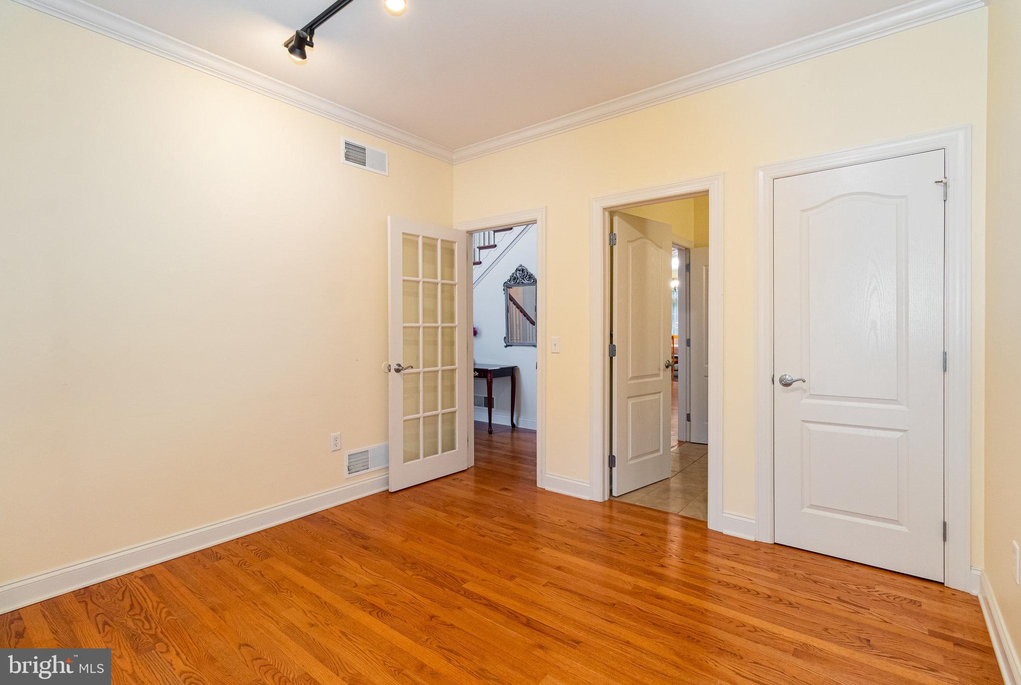 HIGH MEADOW - Residential