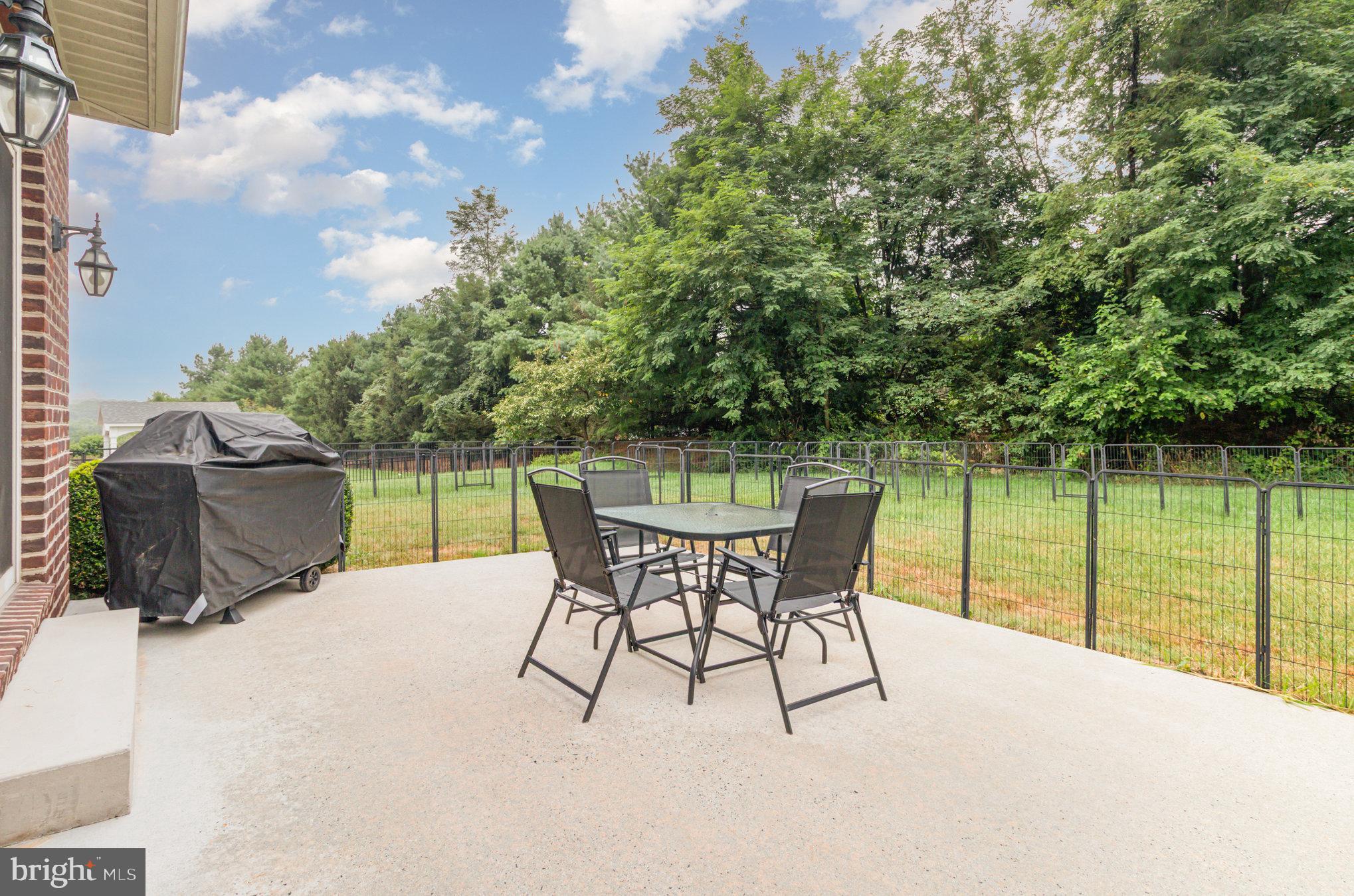 HIGH MEADOW - Residential