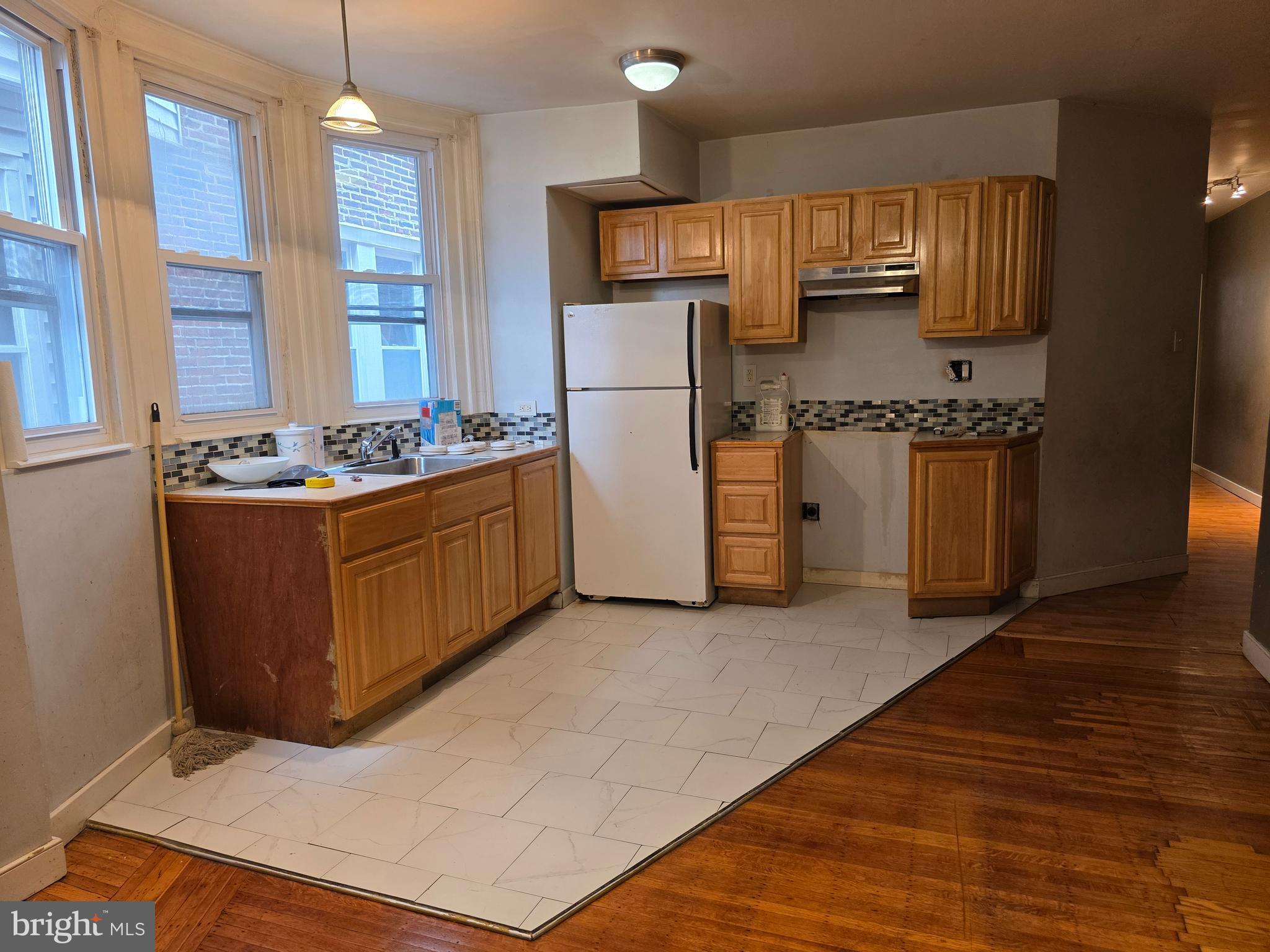 706 S 52ND STREET