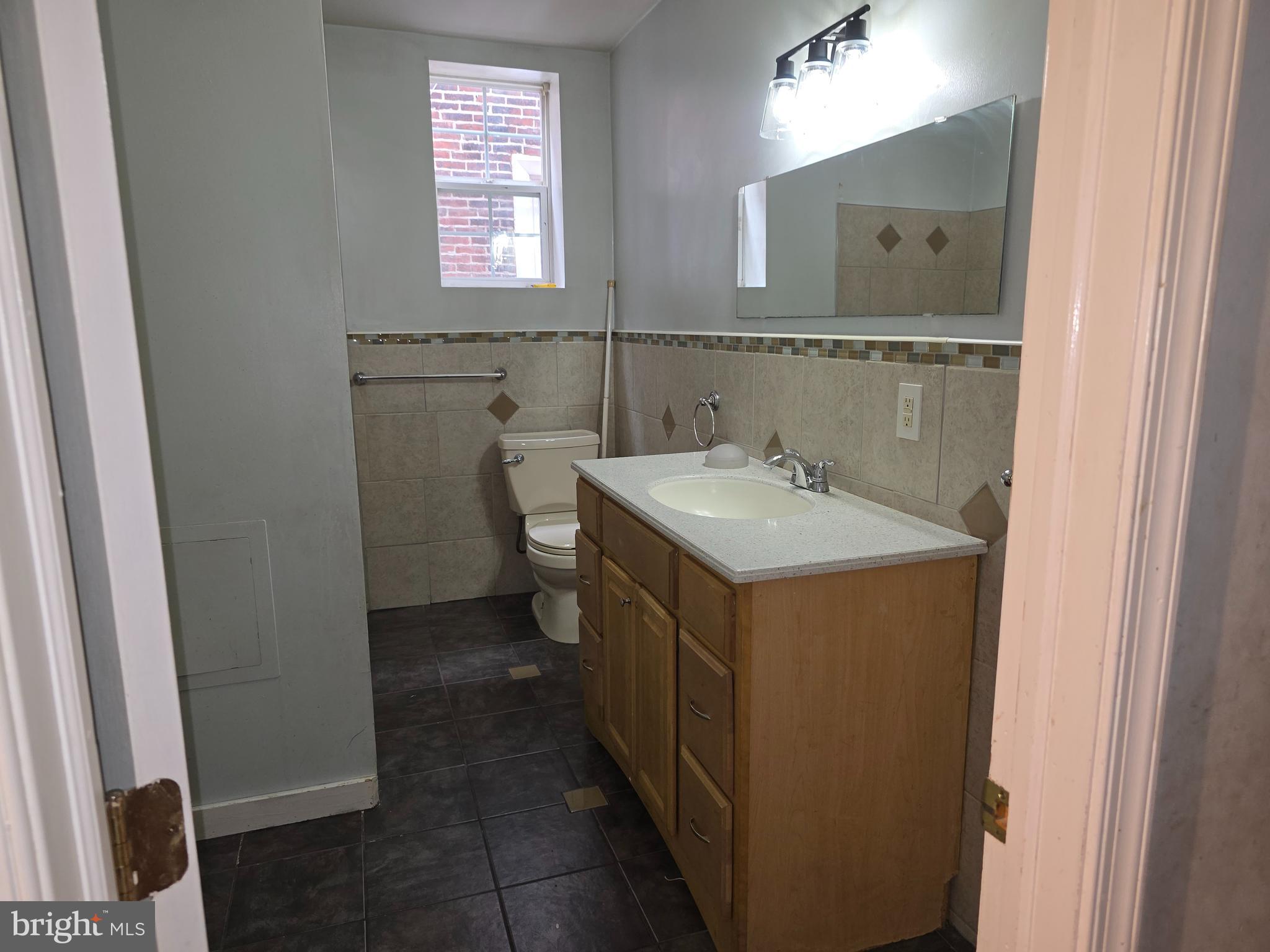 706 S 52ND STREET