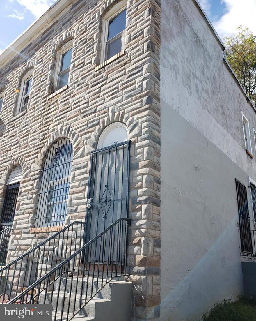 Investor Special – Multi-Unit Opportunity!

Vacant corner townhome previously used as a multi-unit property, with each unit offering 1 bedroom and 1 bathroom. This property is being sold as-is and will require TLC, making it an ideal project for investors or rehab specialists.

With its corner location and flexible layout, this property presents strong potential for renovation, repositioning, or addition to a rental portfolio. Once improved, it could offer solid cash flow or resale upside.

⚠️ No interior access available at this time.
Buyers are encouraged to perform due diligence prior to submitting an offer.

A great opportunity for investors looking to expand their portfolio with a value-add property.