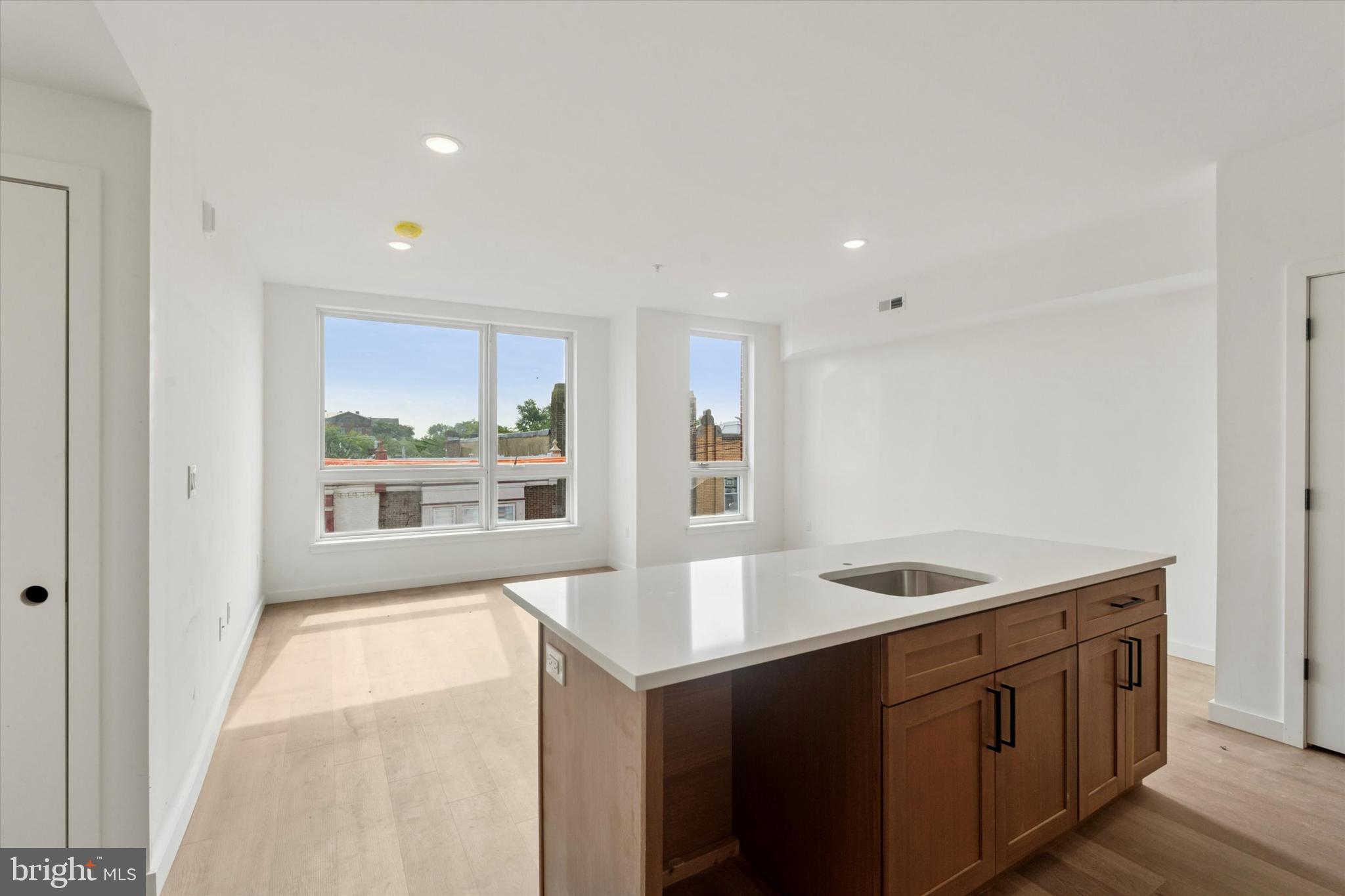 QUEEN VILLAGE - Residential Lease