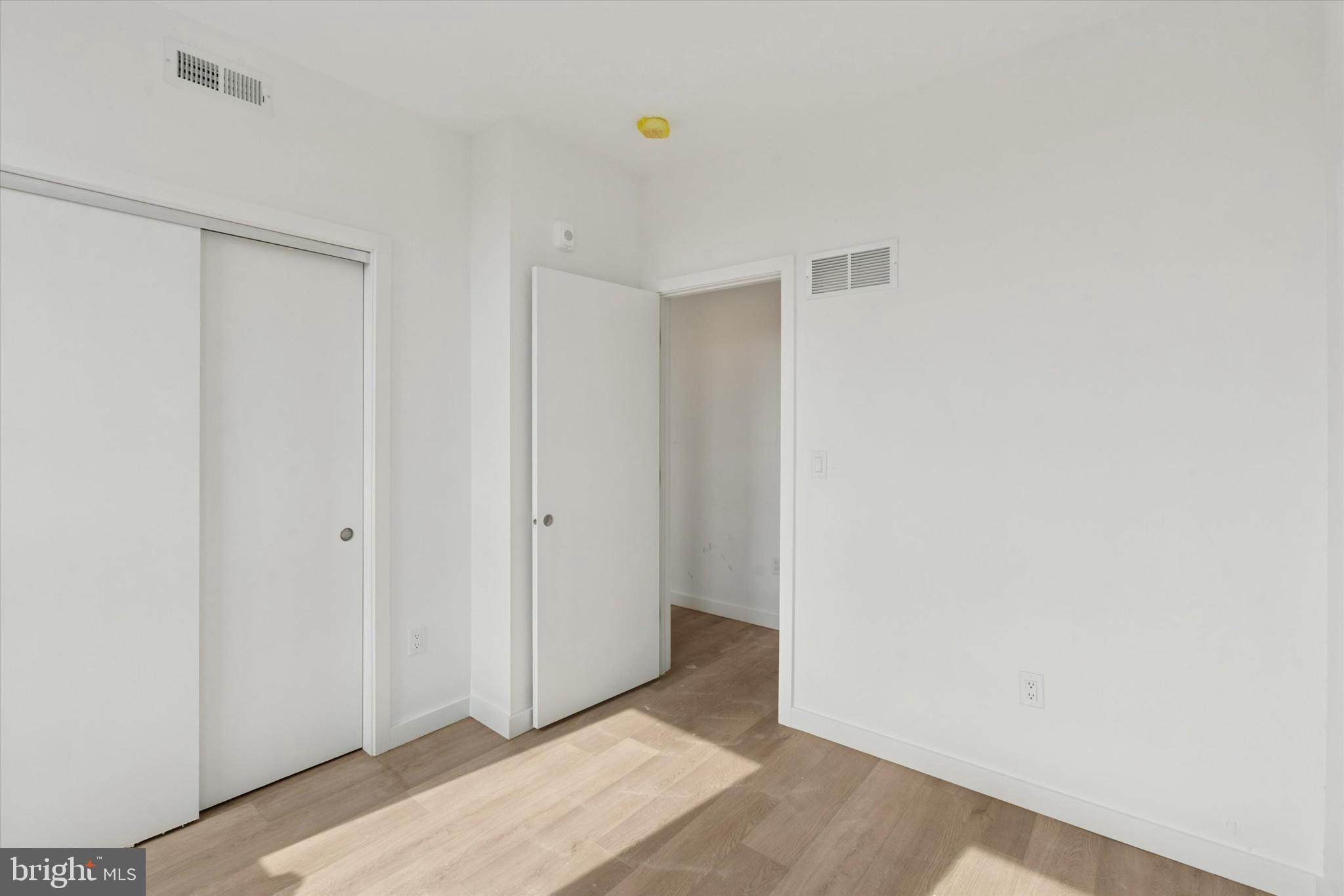 QUEEN VILLAGE - Residential Lease