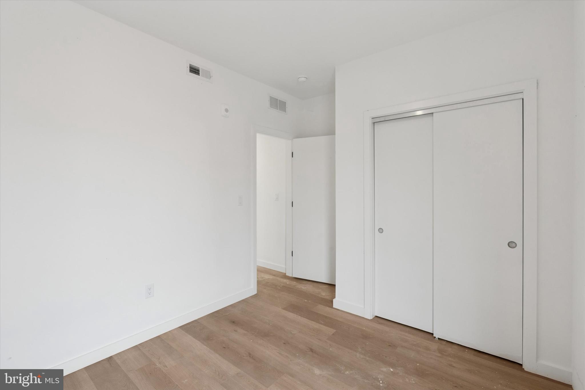 QUEEN VILLAGE - Residential Lease