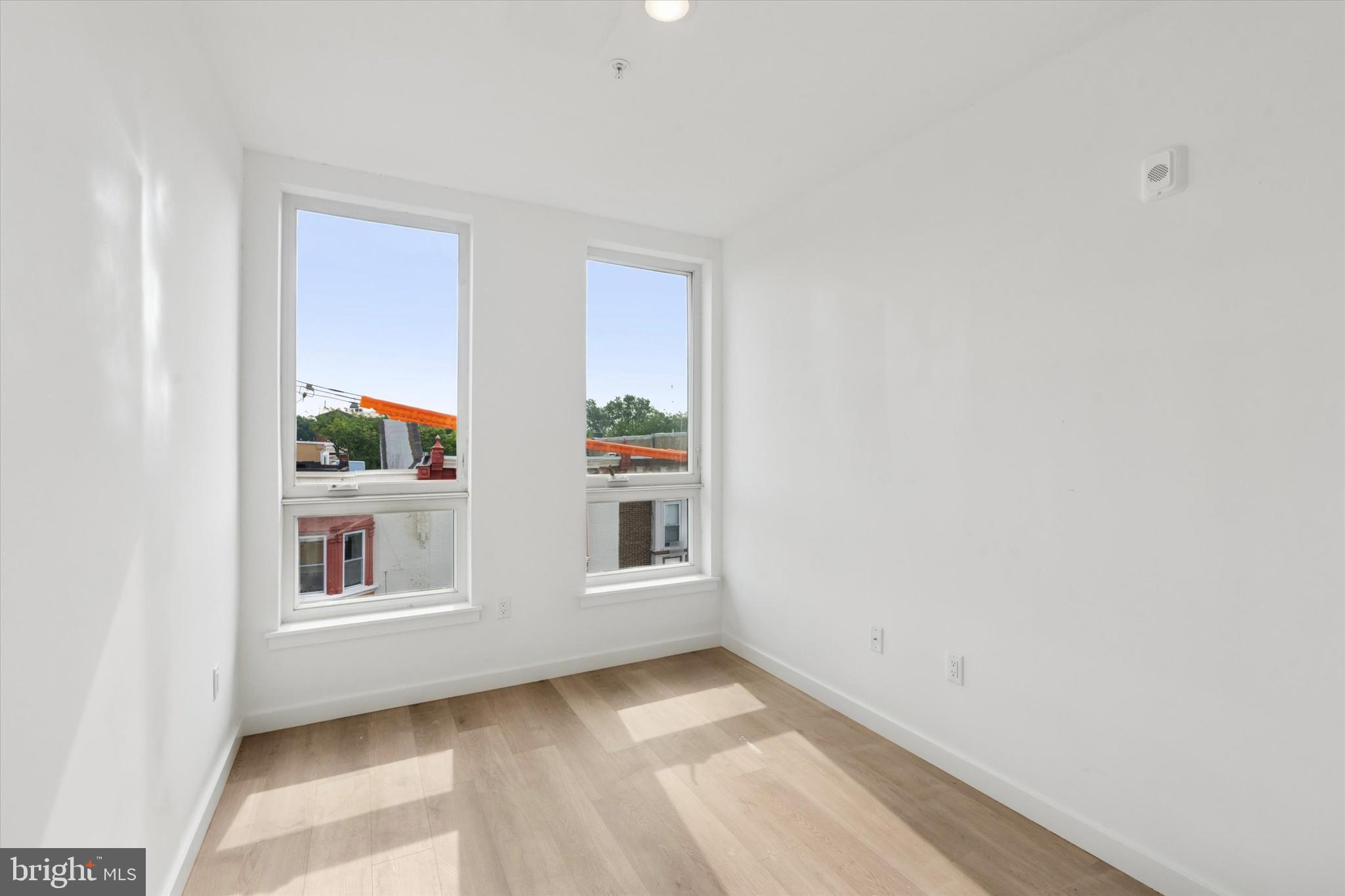 QUEEN VILLAGE - Residential Lease