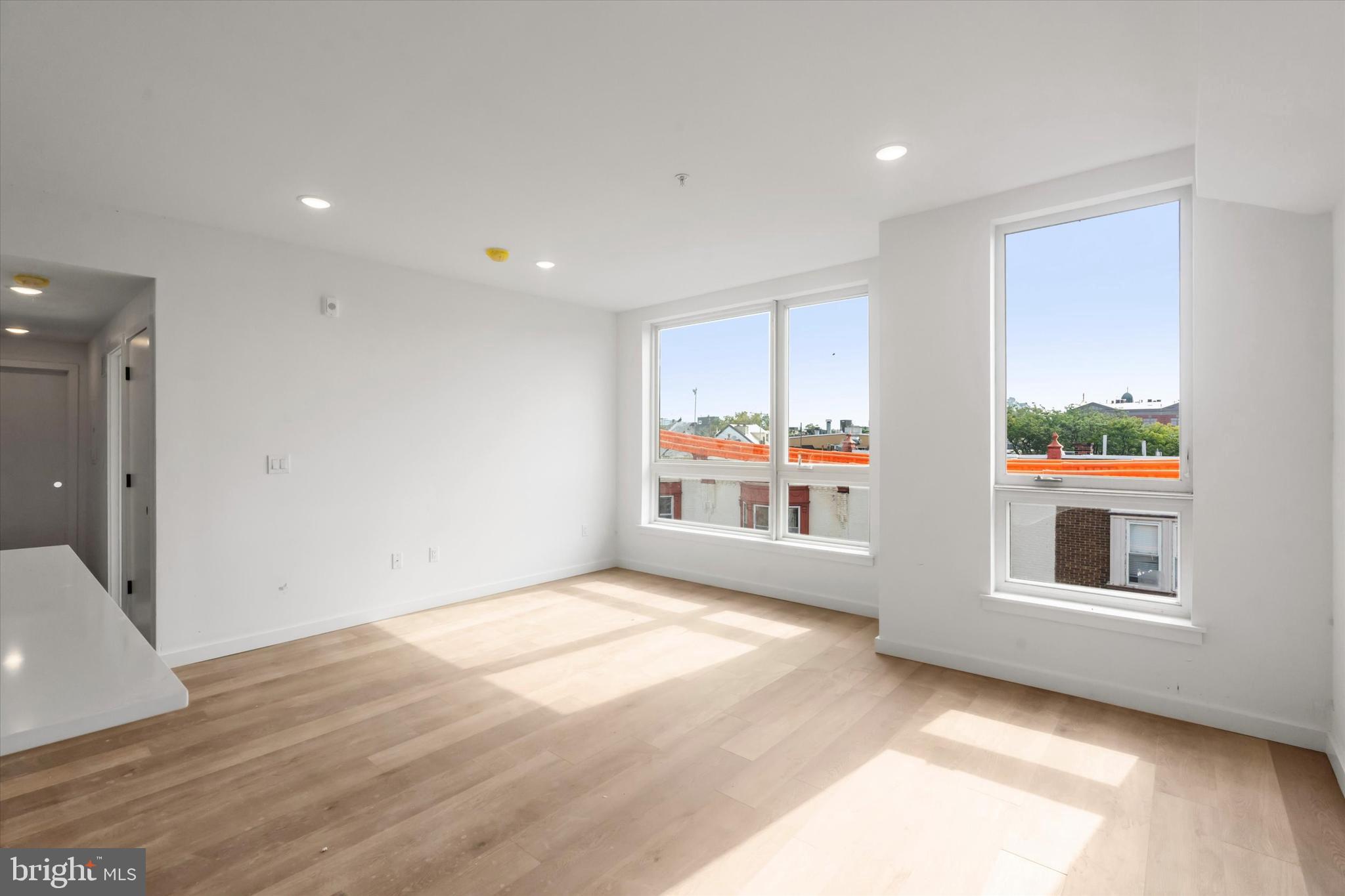 QUEEN VILLAGE - Residential Lease
